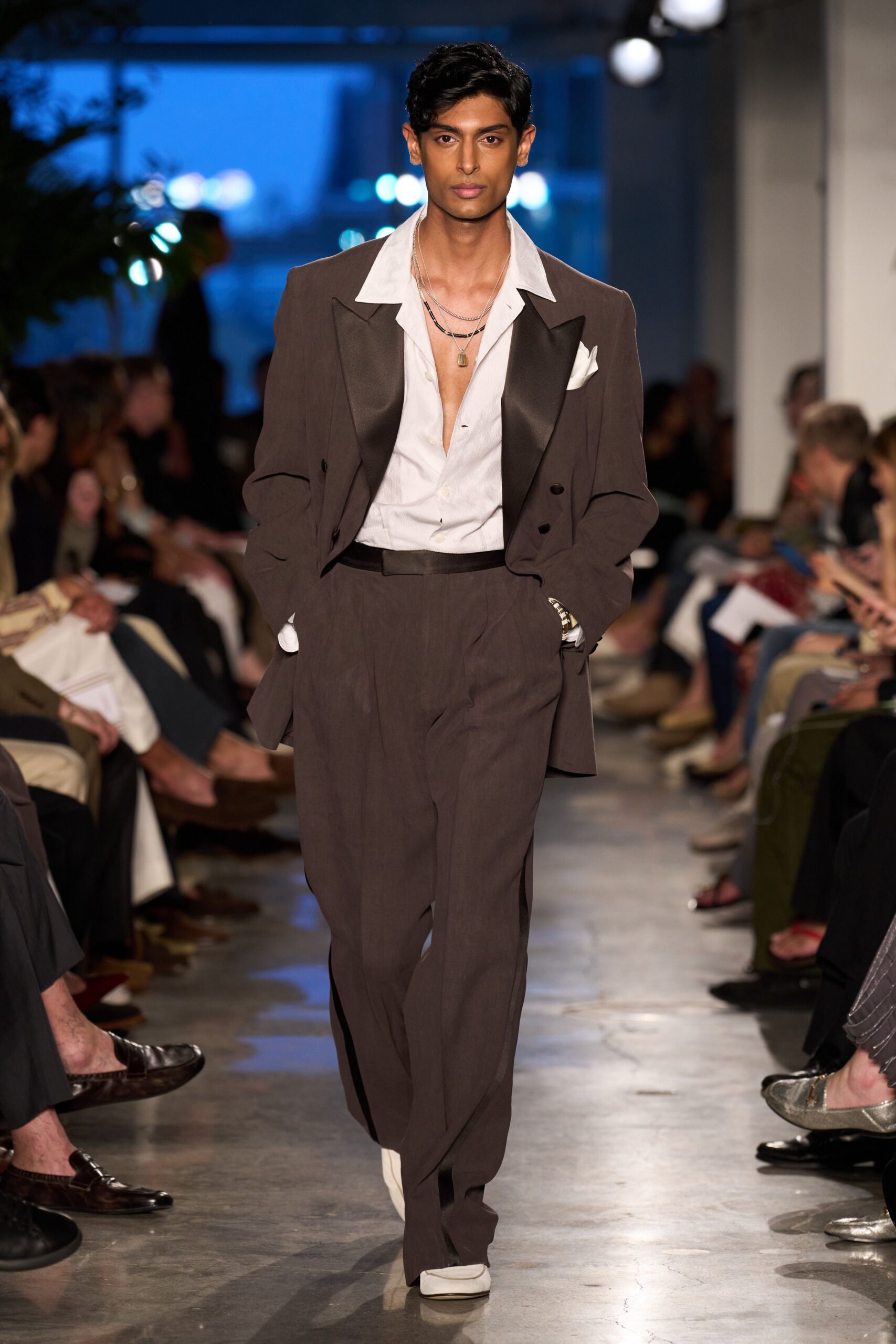brown cotton long-sleeve collared tailored buttoned suit