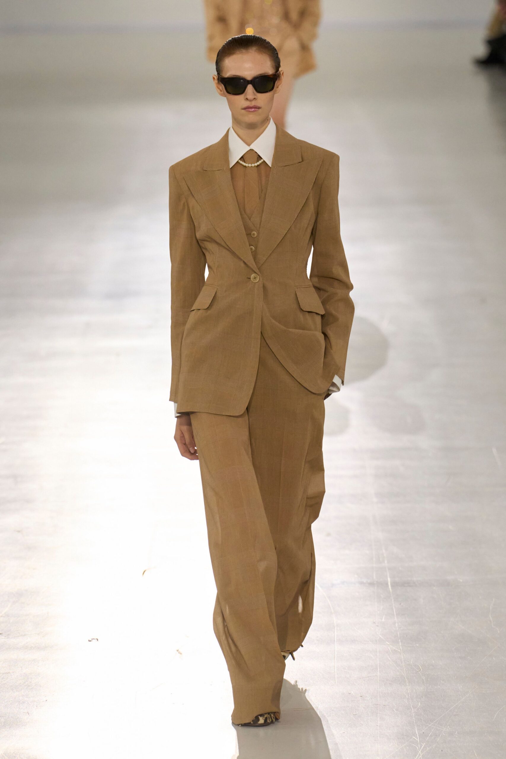 brown cotton long-sleeve collared tailored buttoned suit