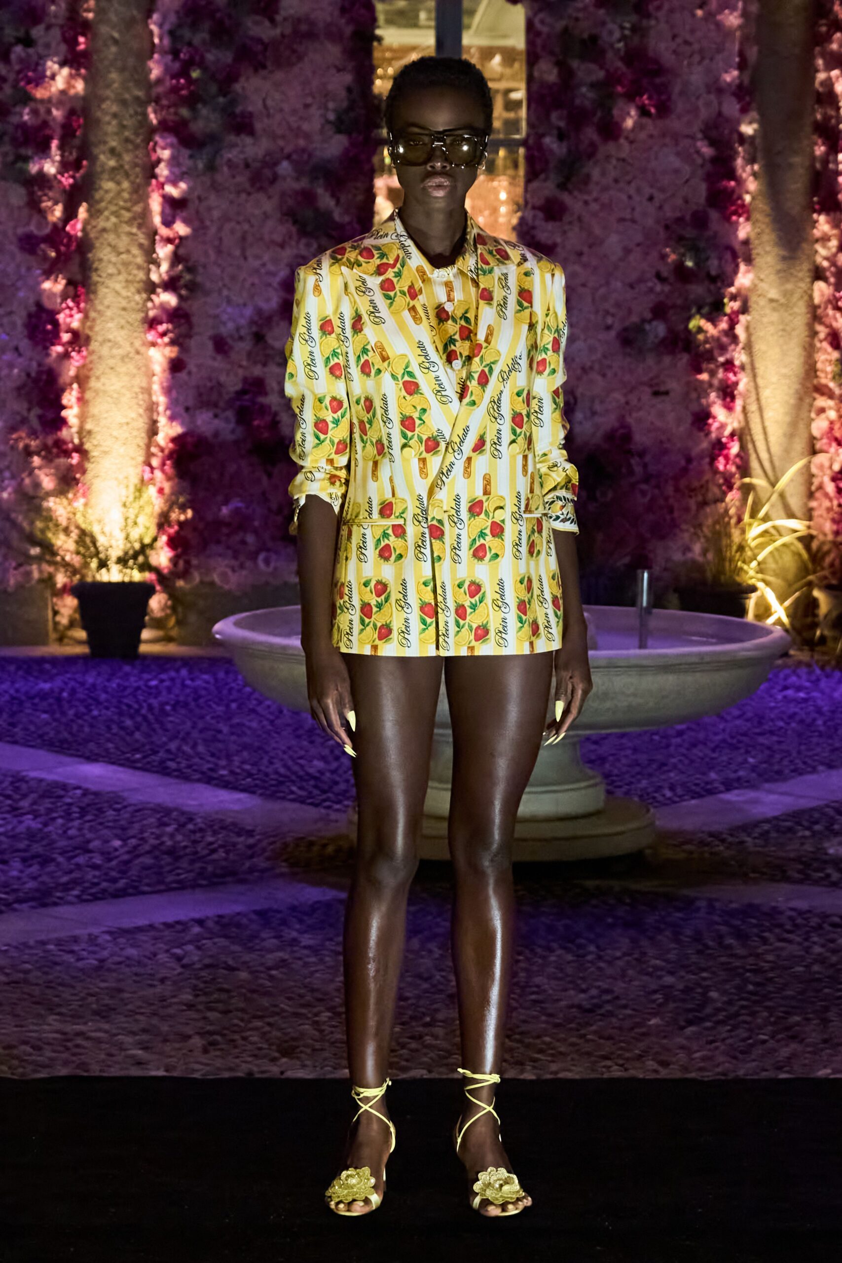 yellow long-sleeve collared tailored printed blazer