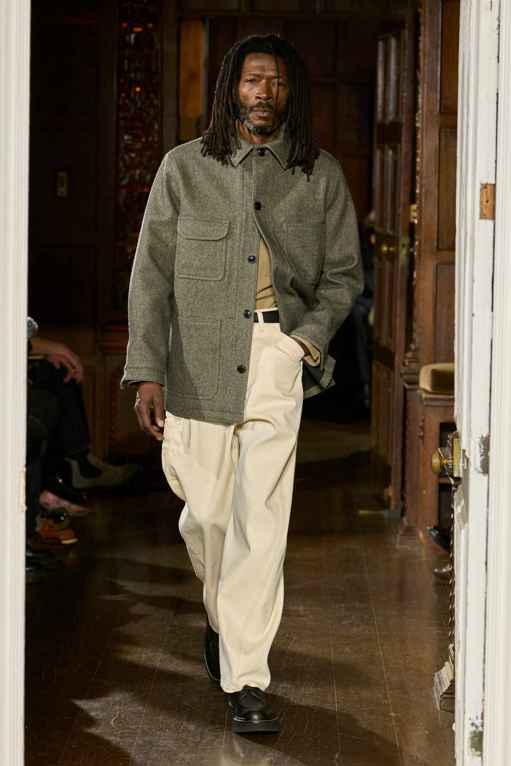 gray wool long-sleeve collared relaxed buttoned jacket