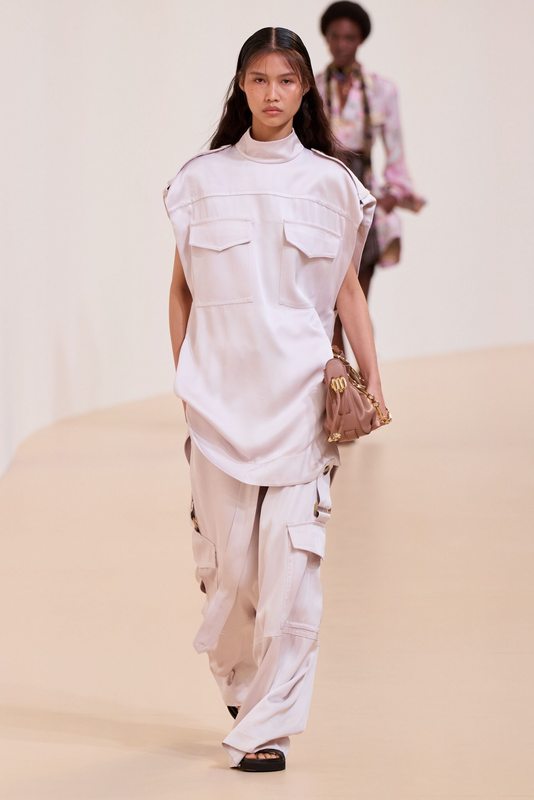 white cotton relaxed cargo pants