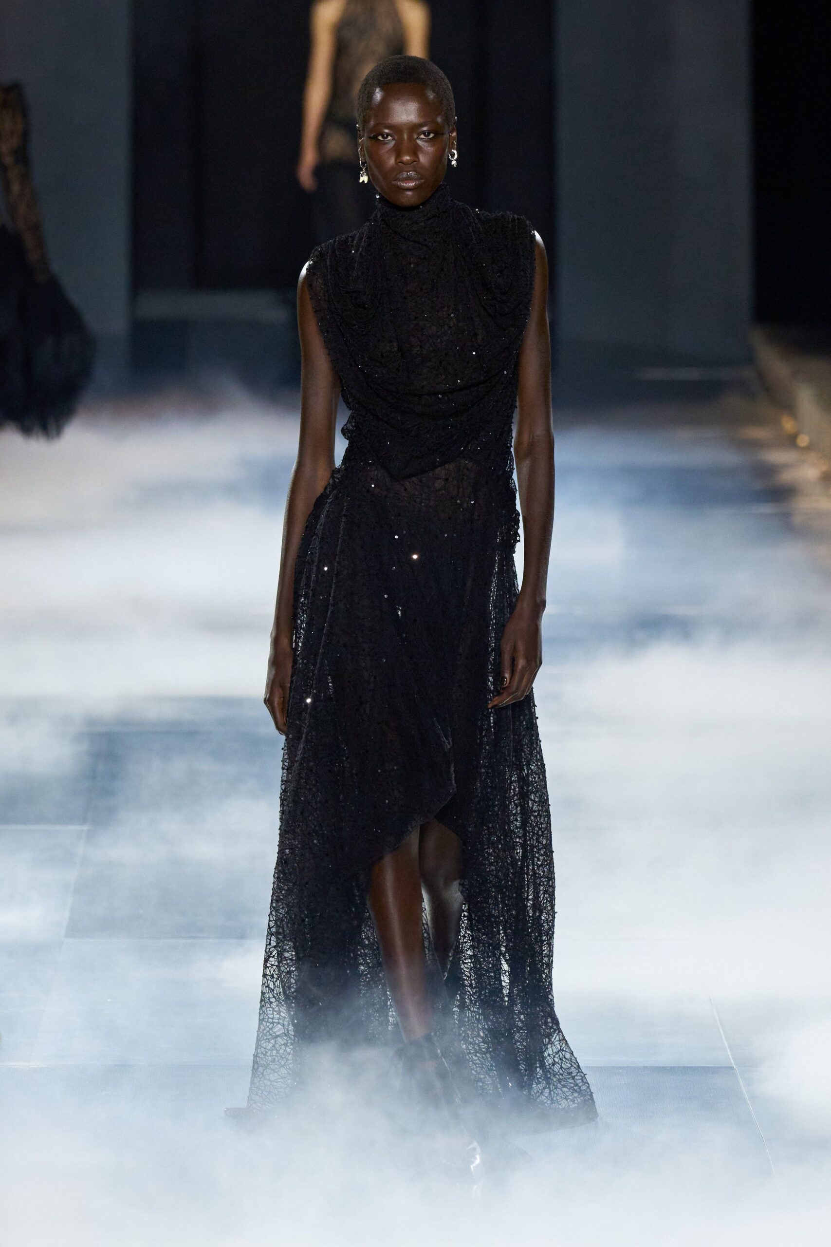 black lace sleeveless gown