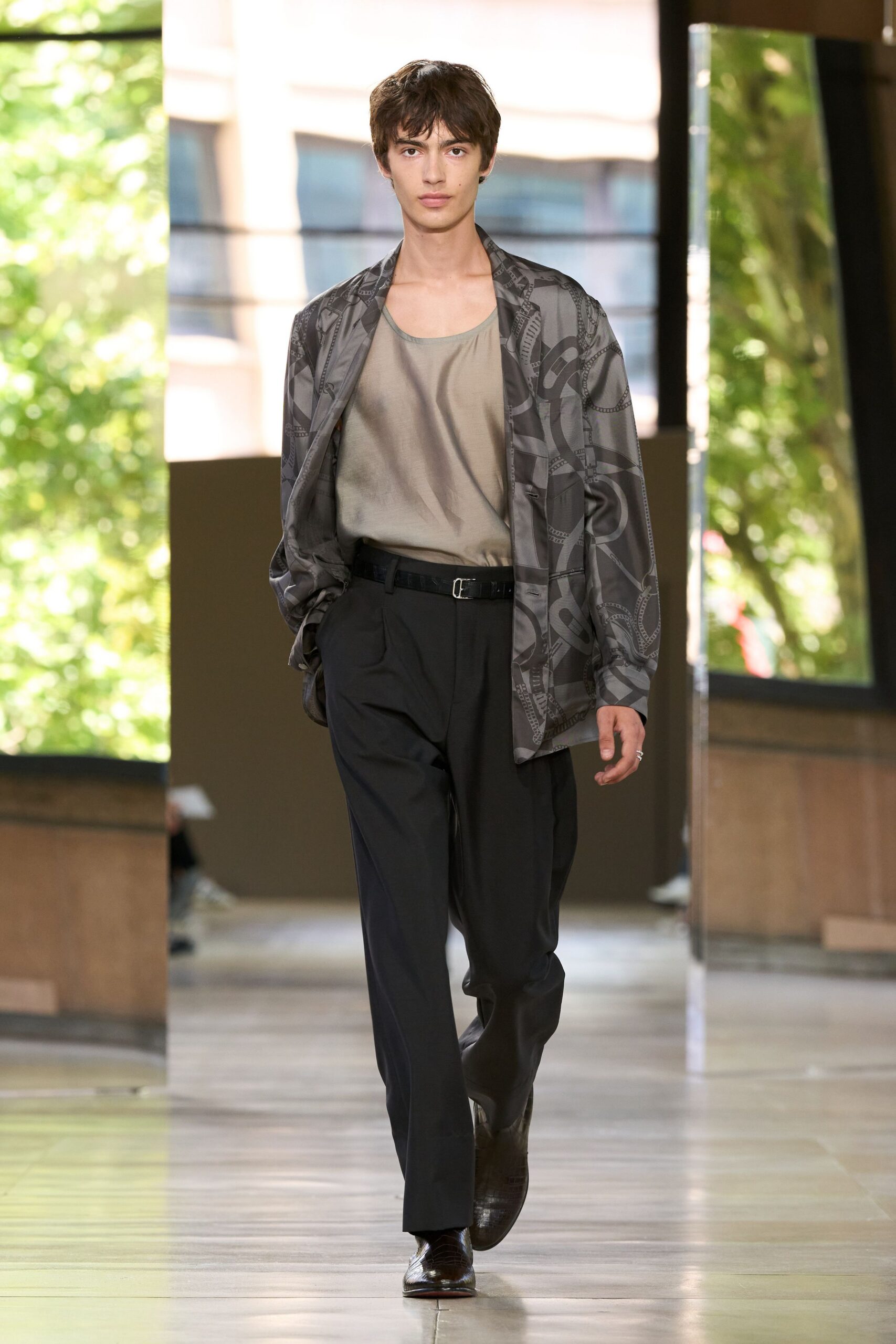 gray silk long-sleeve relaxed printed jacket