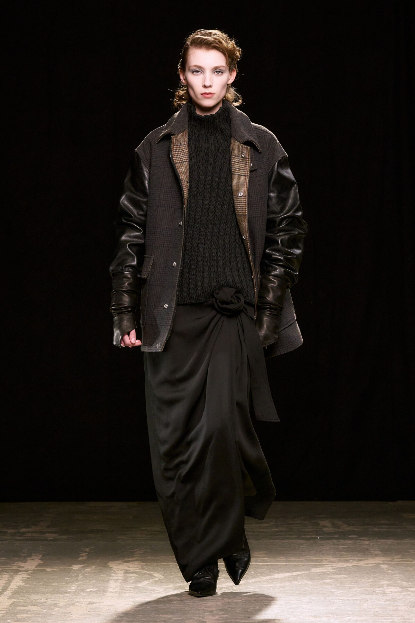 black wool long-sleeve collared relaxed buttoned jacket