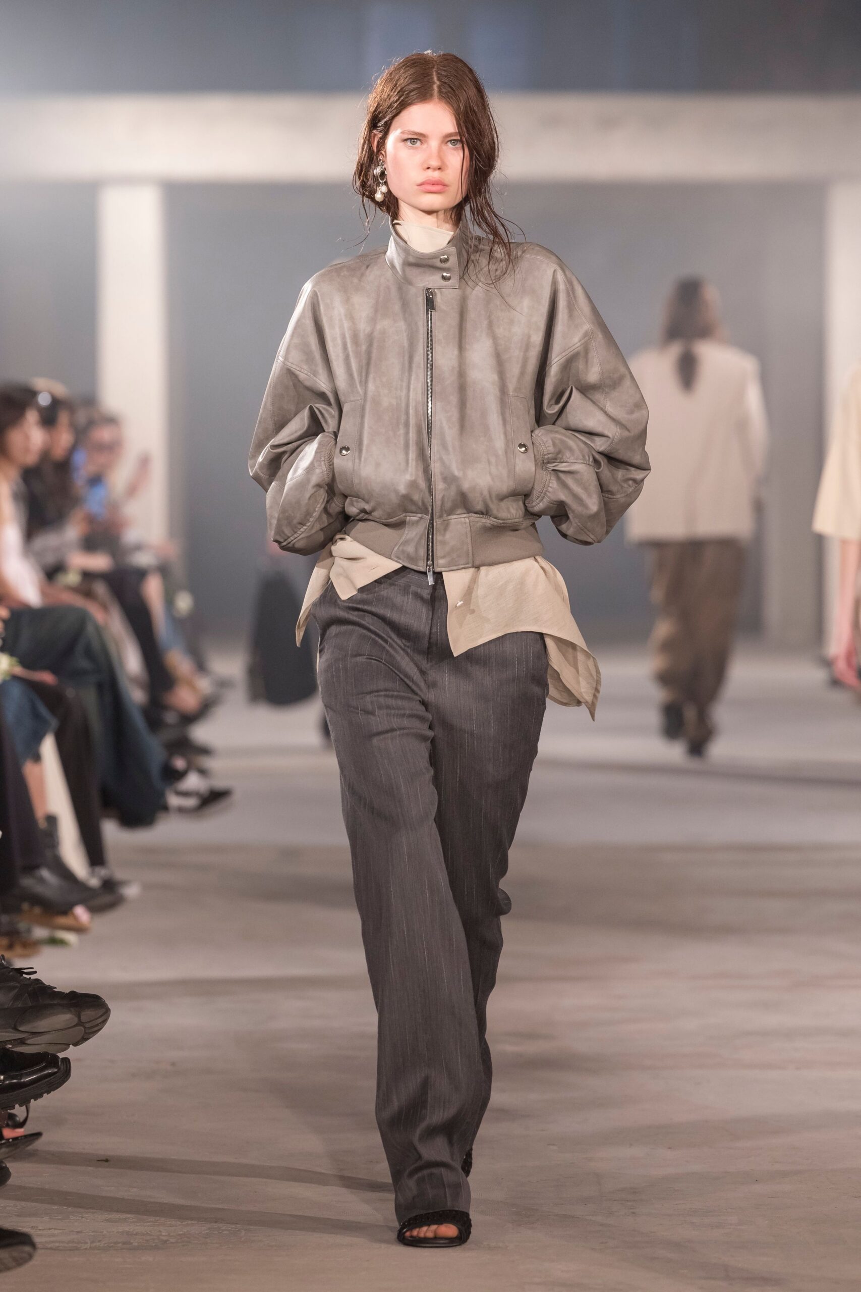 gray leather long-sleeve collared relaxed zippered jacket