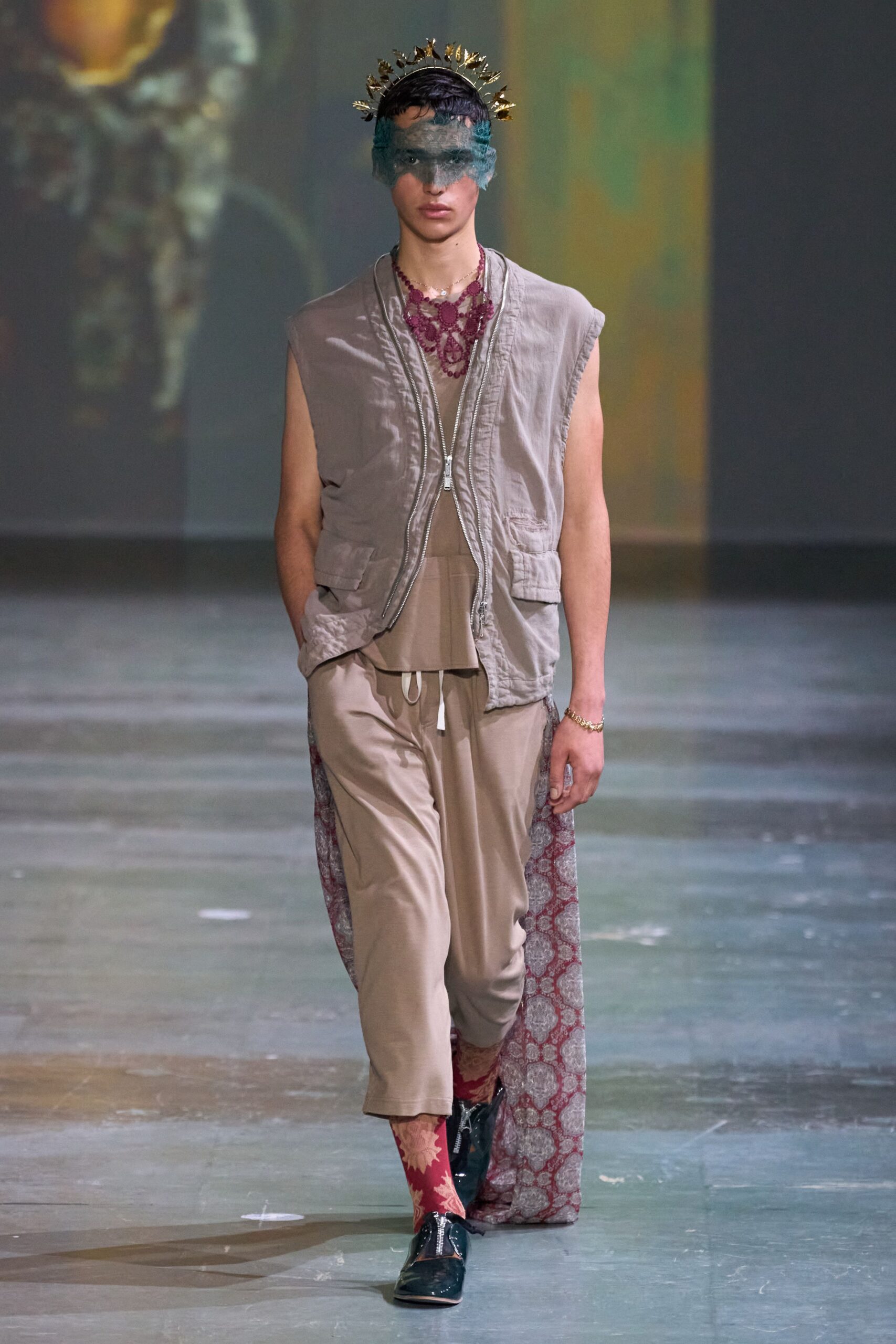 gray cotton vest with beige top