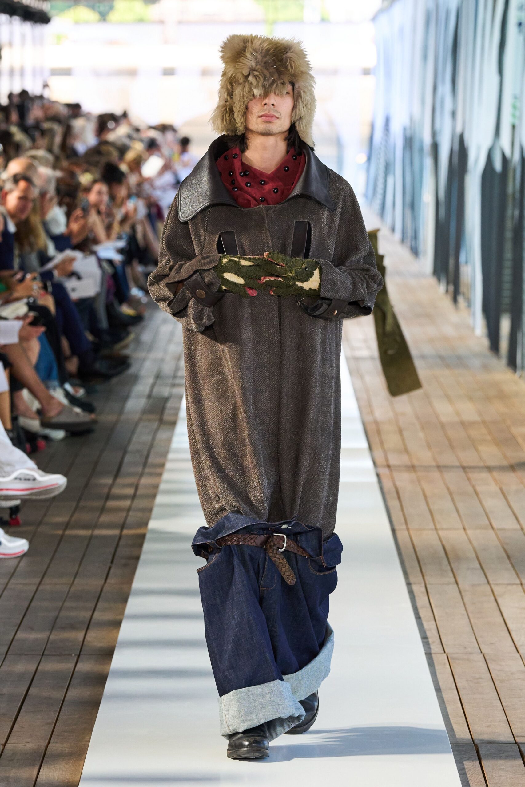 brown wool long-sleeve collared oversized buttoned coat