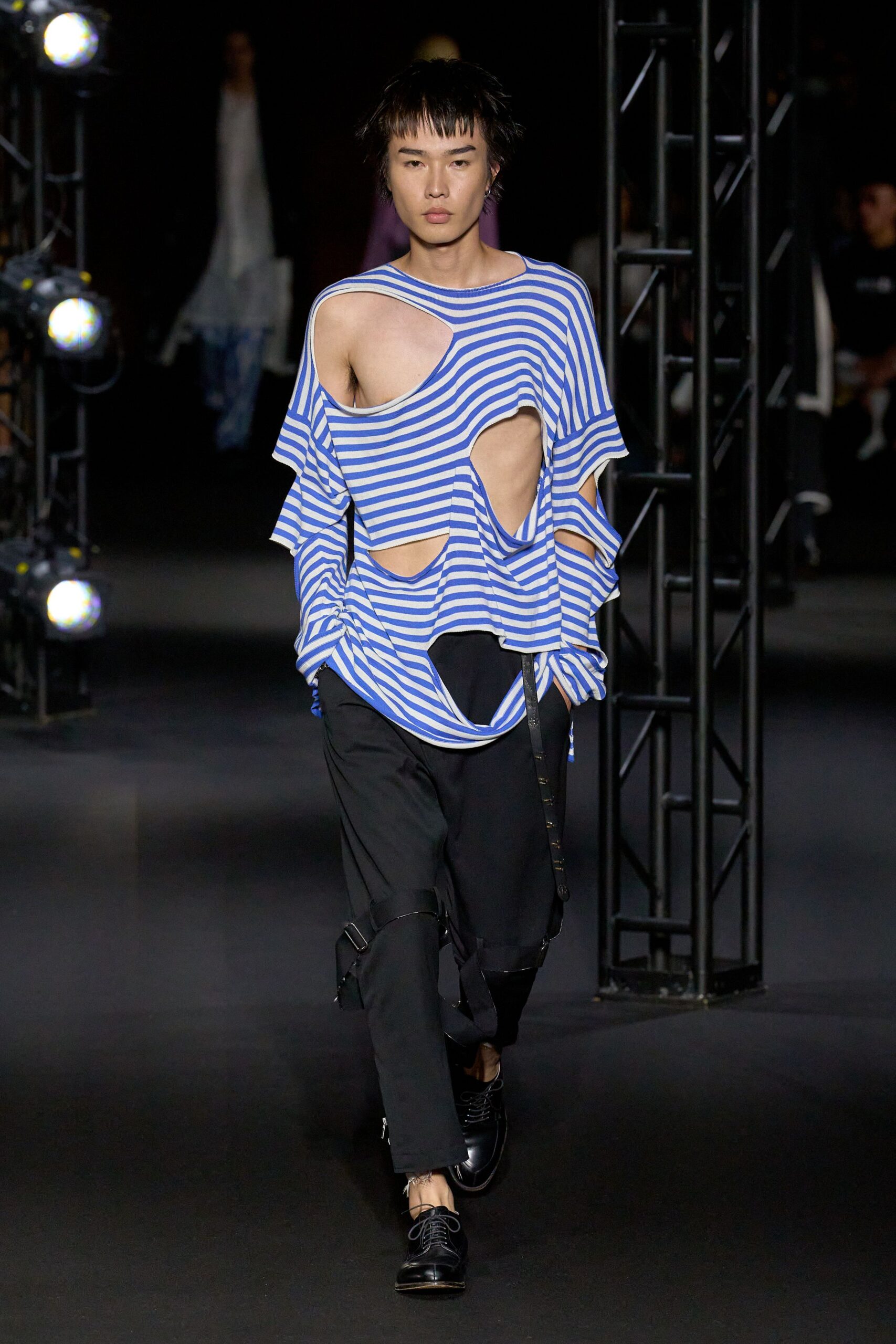 blue cotton sleeveless cutout relaxed striped top