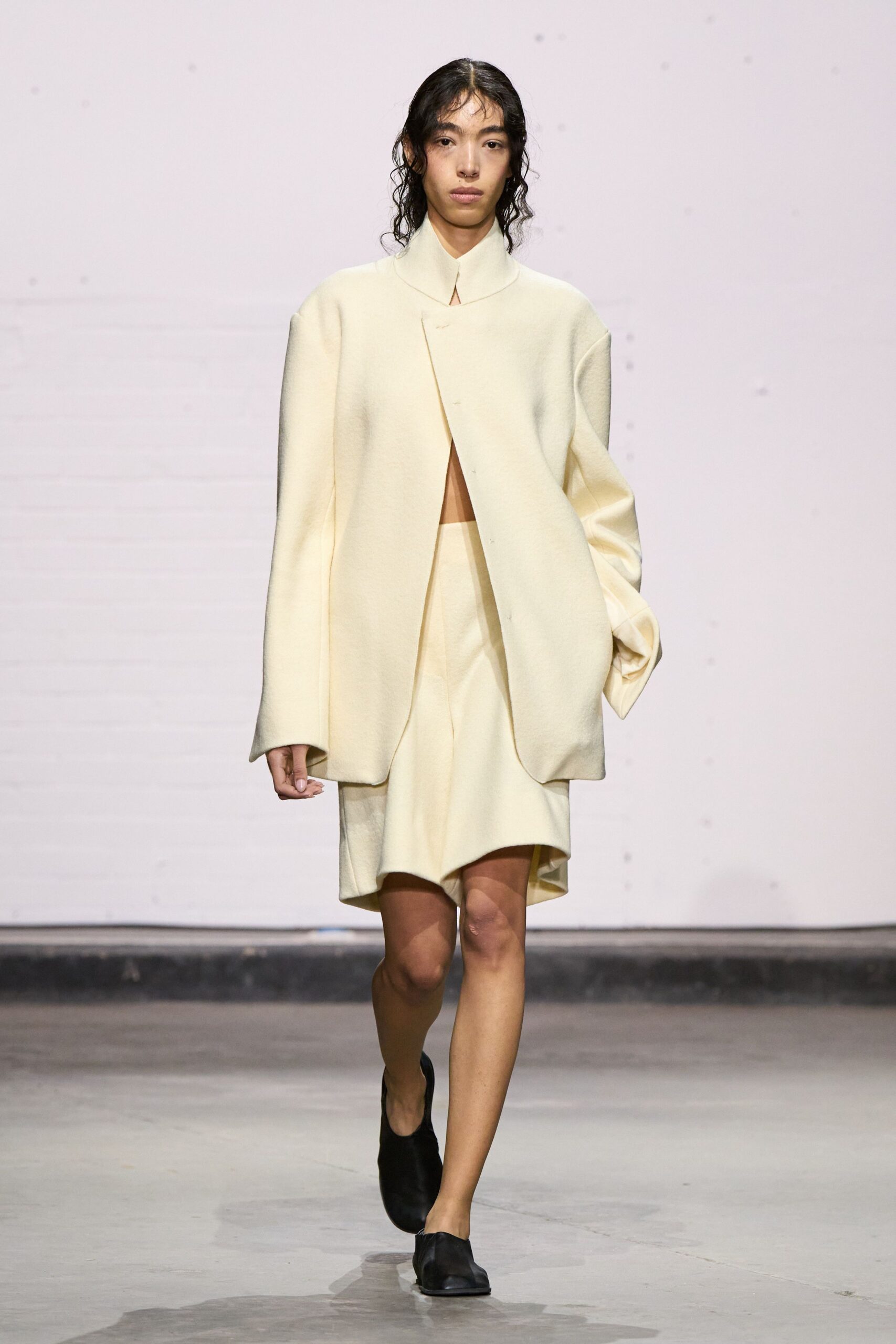beige wool fitted straight-leg mini skirt