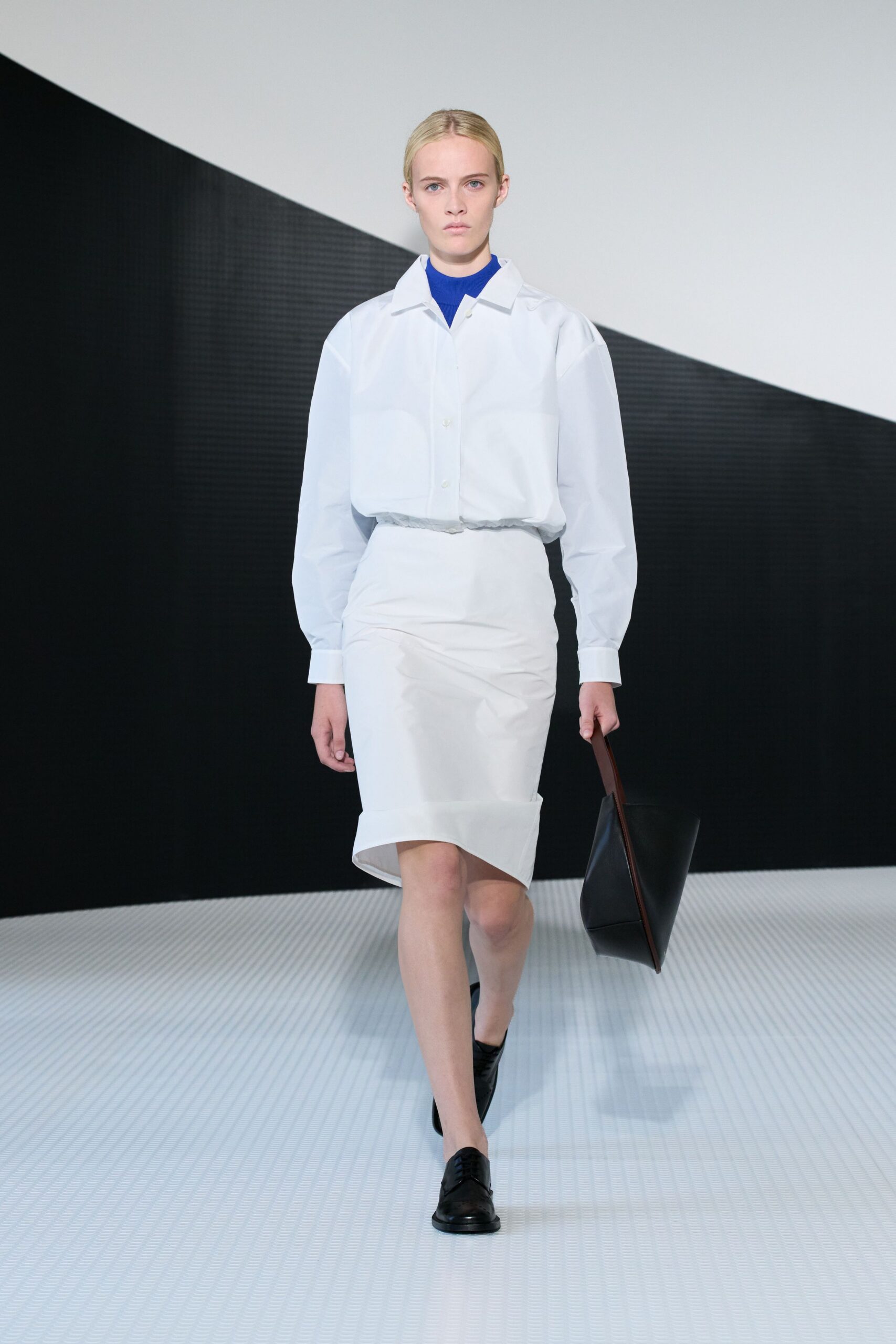 white shirt pencil skirt outfit