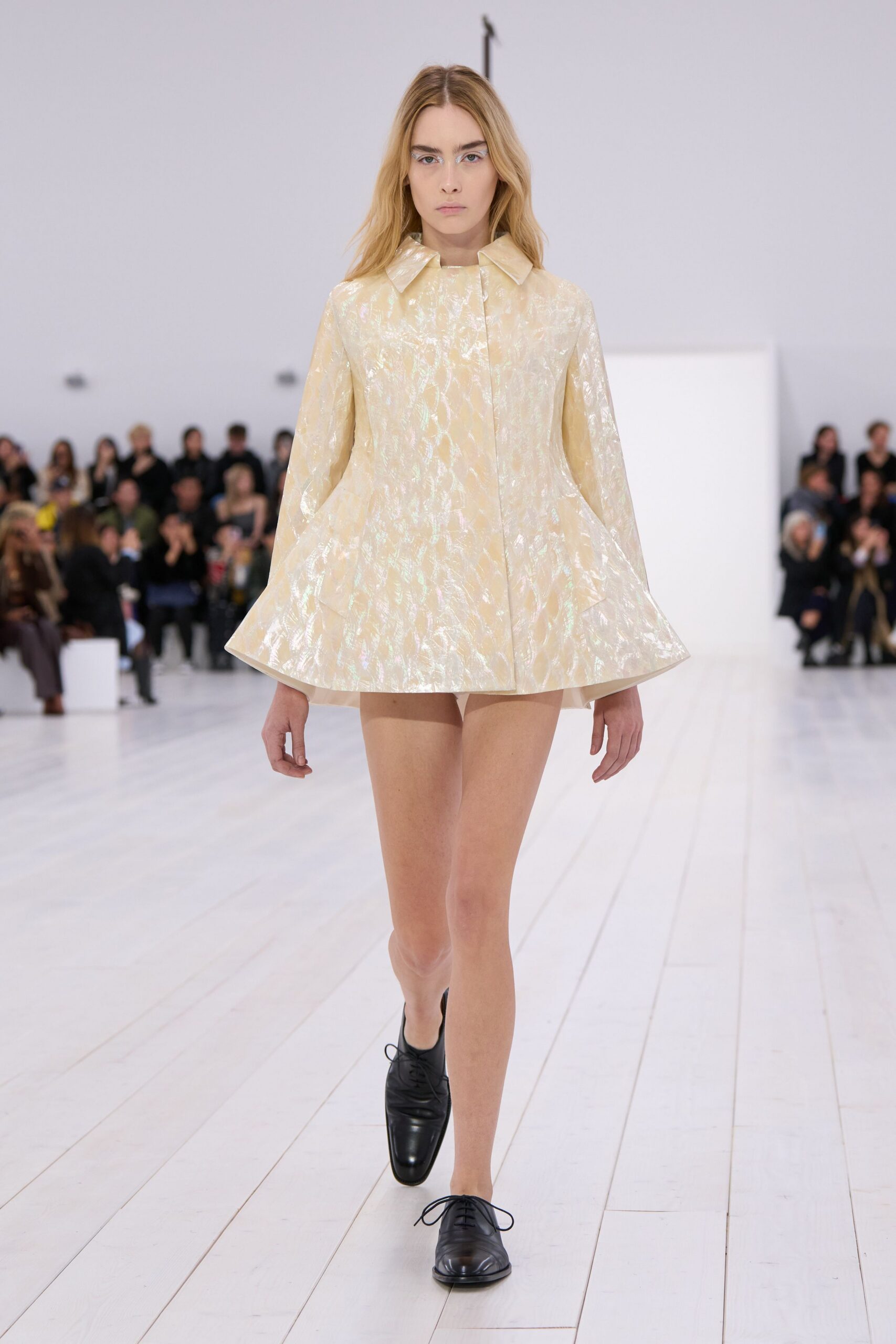 yellow silk long-sleeve collared fitted pleated shiny coat