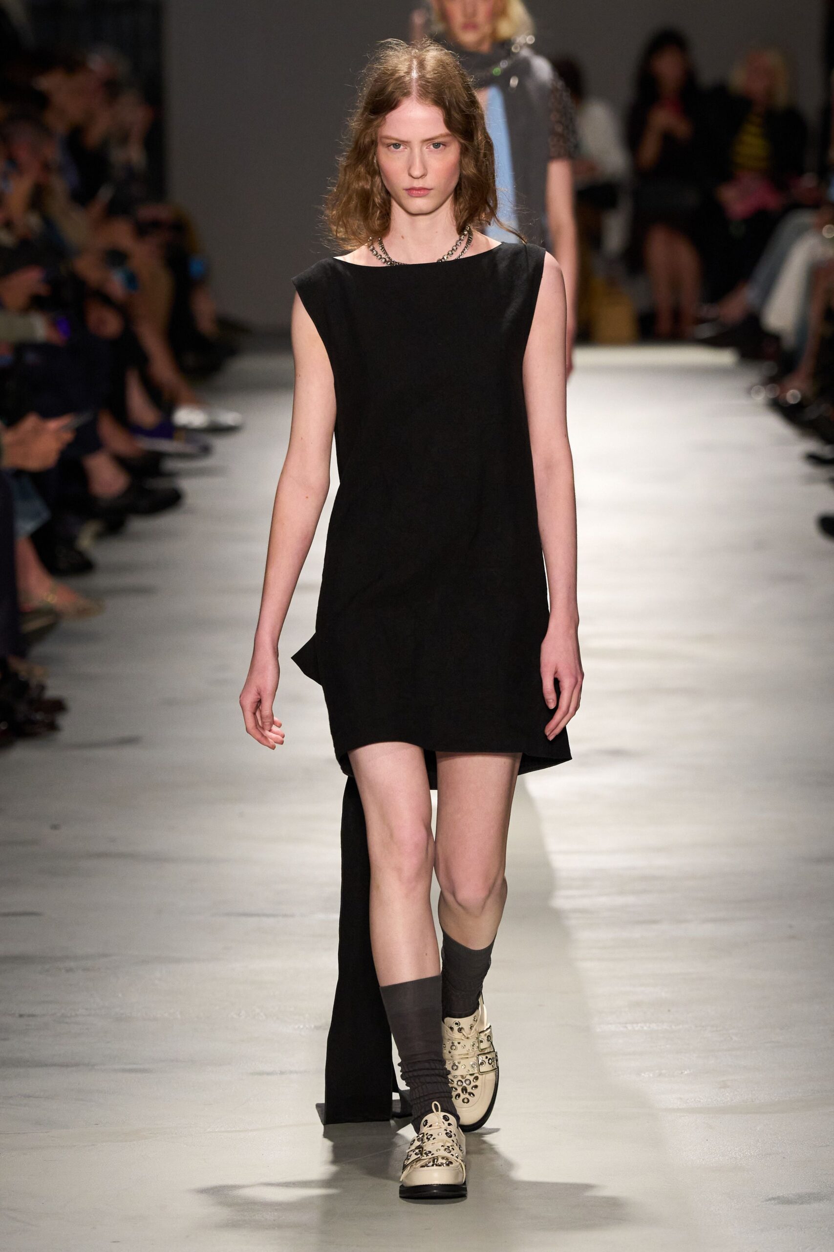black relaxed mini dress with shoes