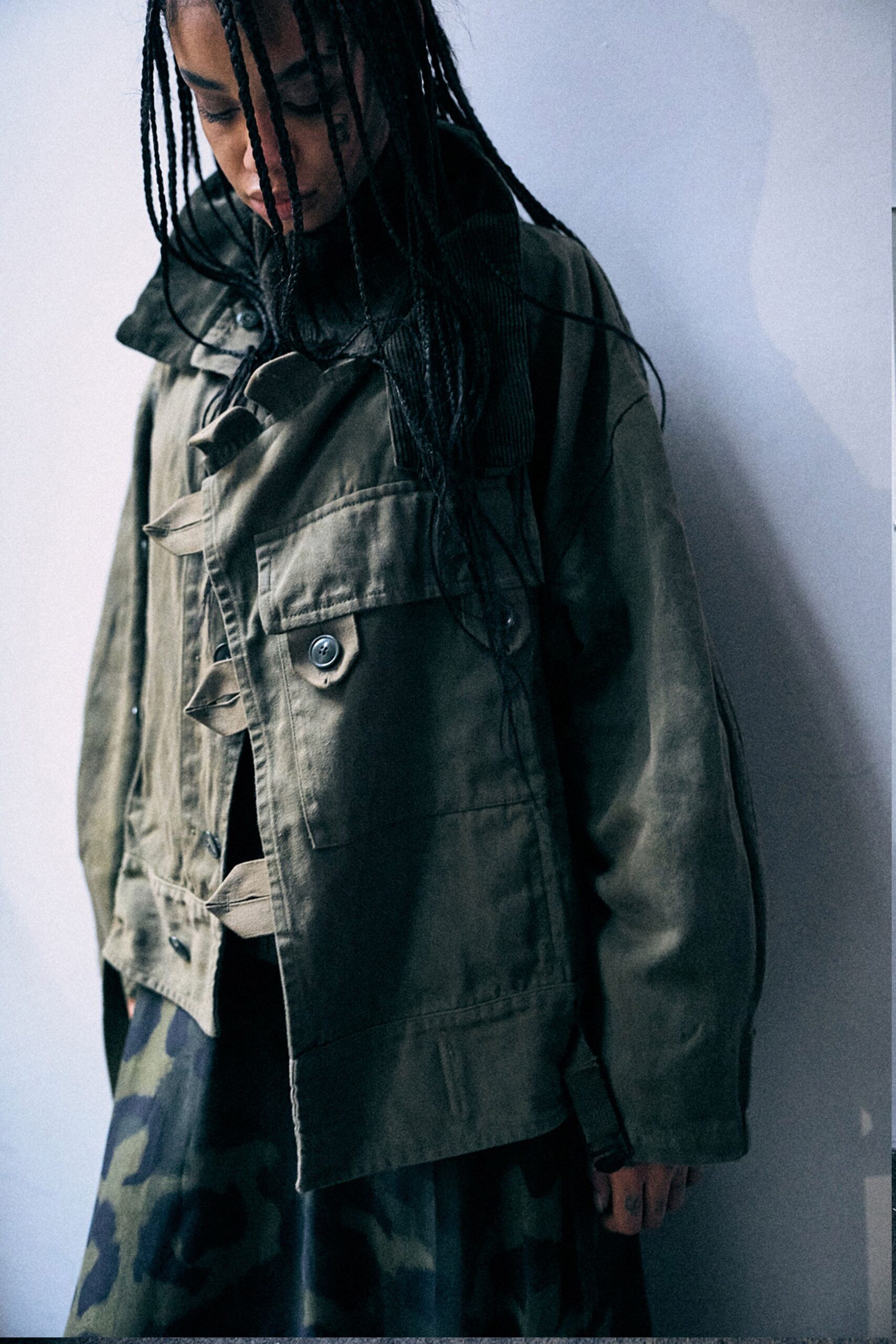 green cotton long-sleeve collared oversized buttoned jacket