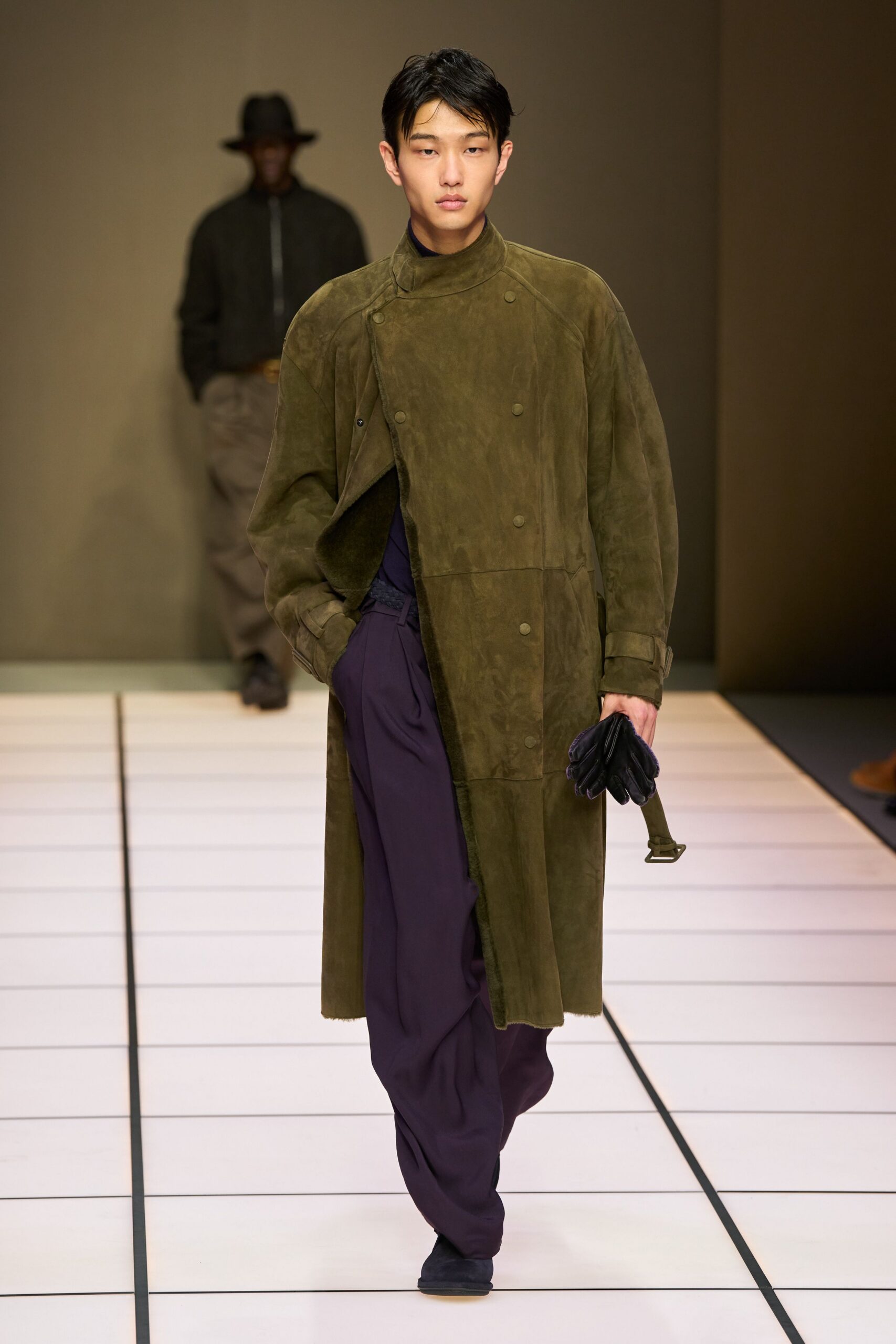 green suede long-sleeve collared relaxed buttoned coat