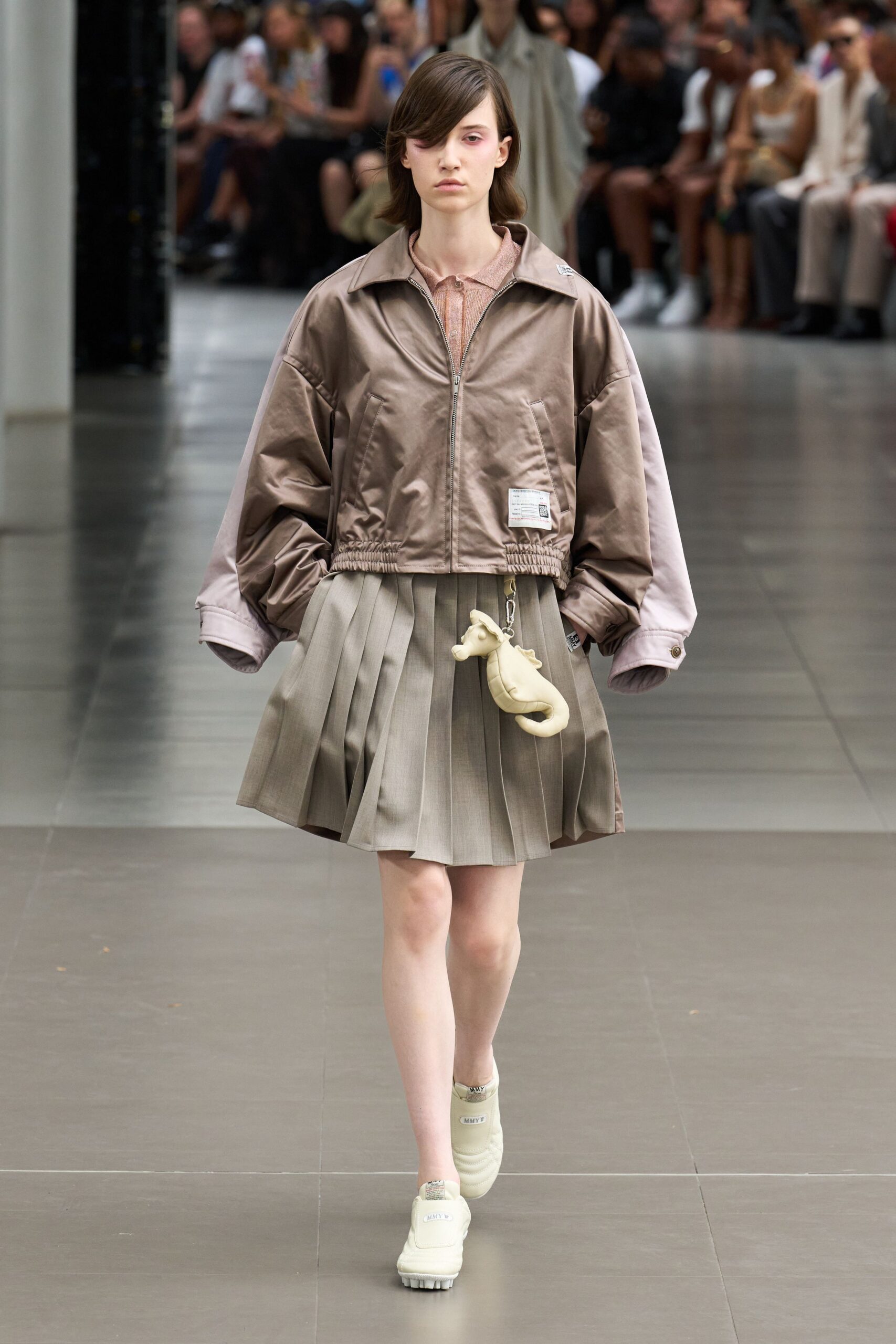 beige silk long-sleeve collared oversized zippered pleated jacket