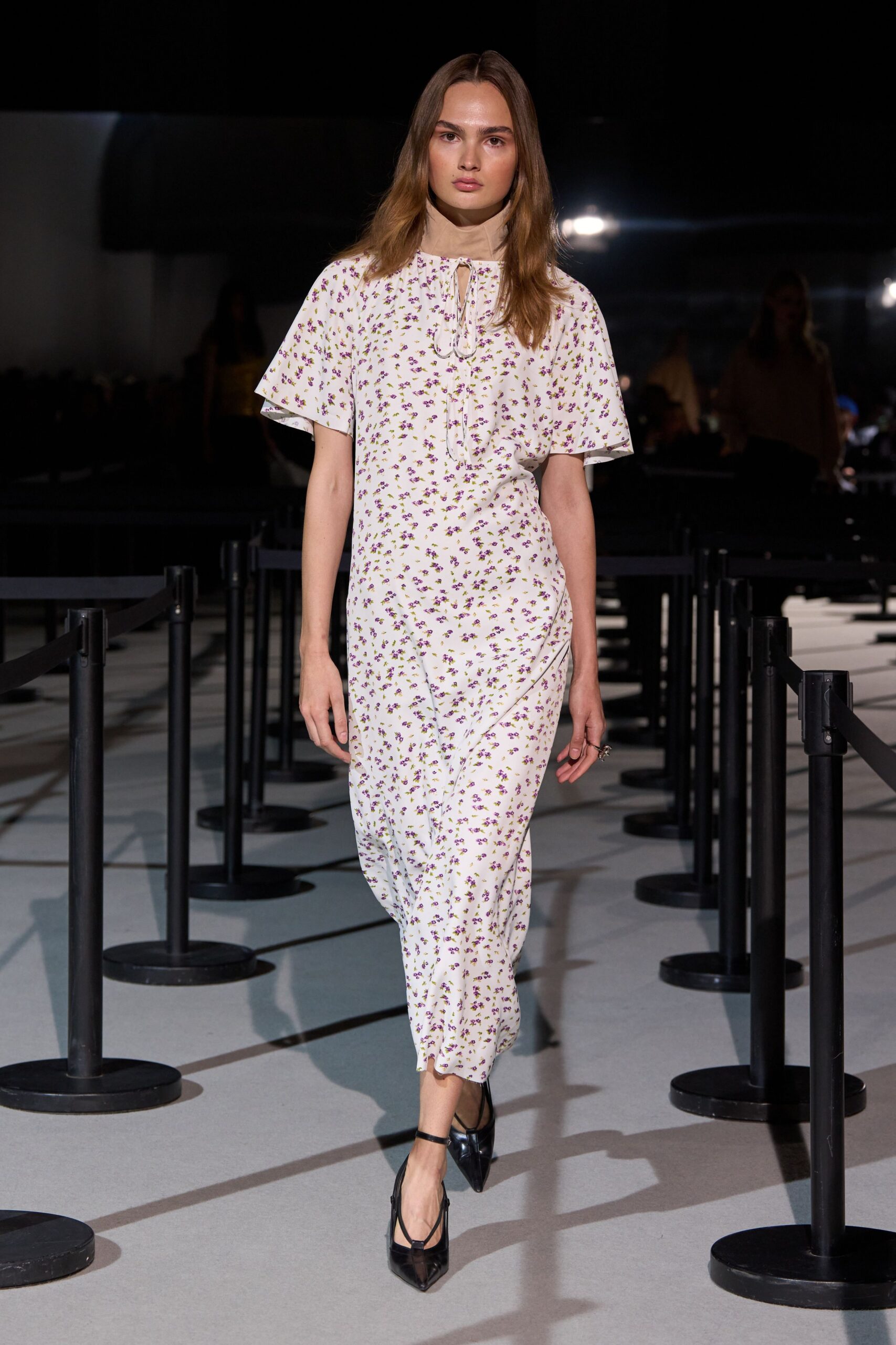 relaxed white printed midi dress with black shoes
