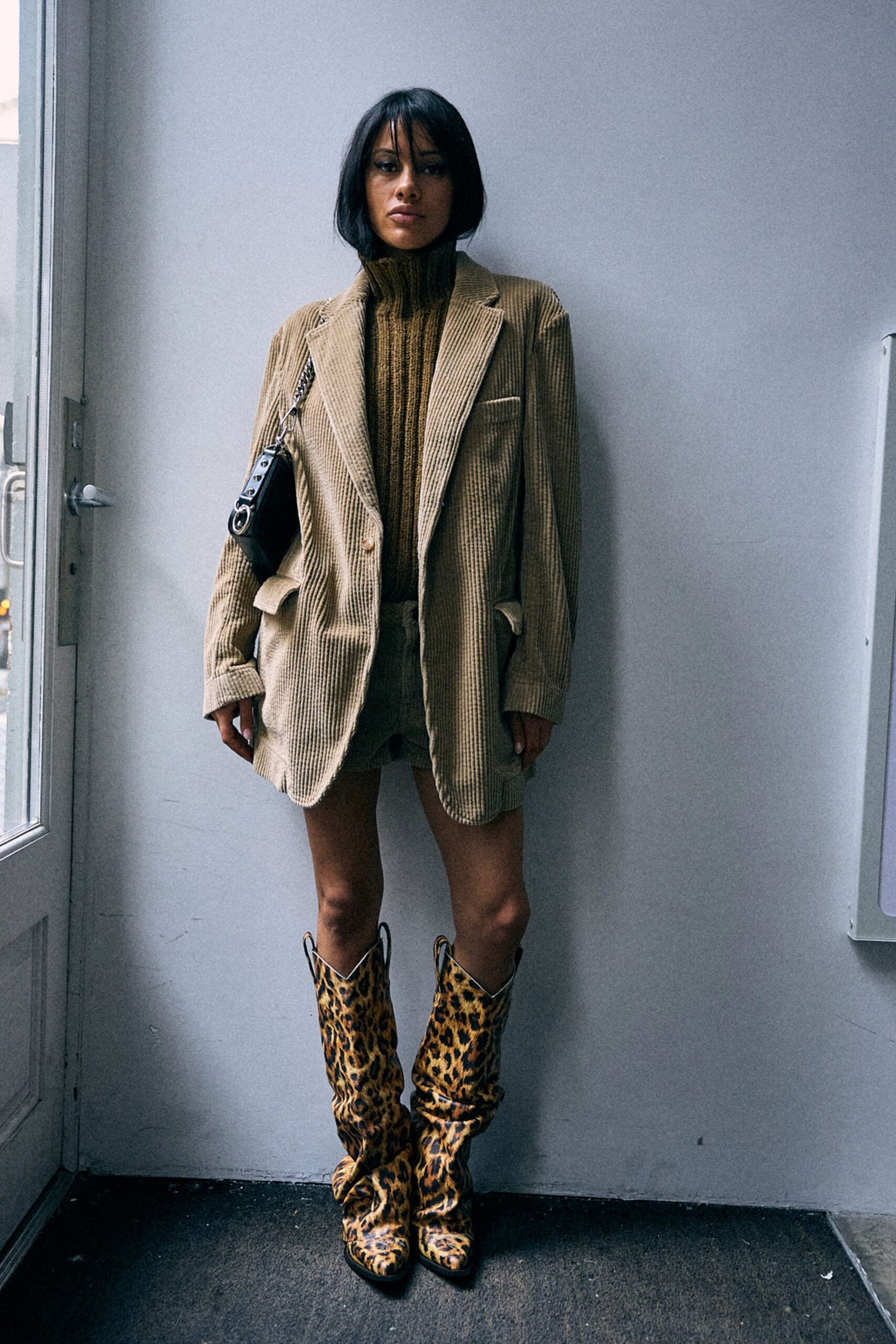 beige cotton long-sleeve collared oversized buttoned blazer