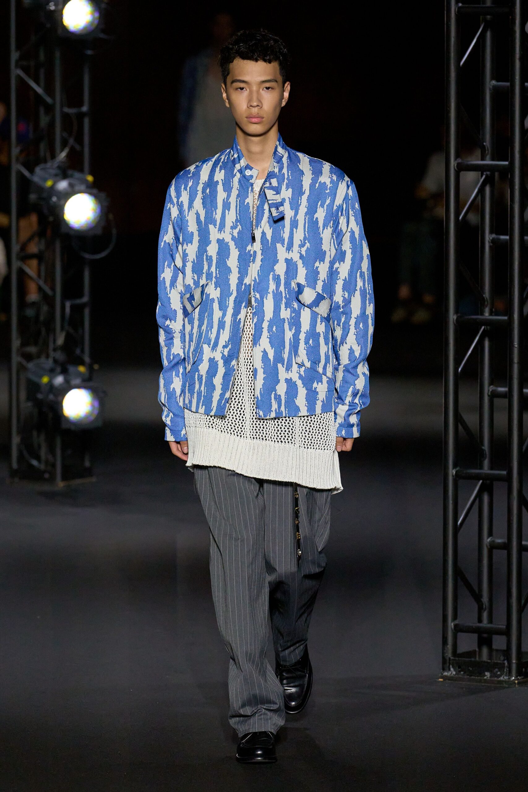 blue cotton long-sleeve relaxed printed jacket