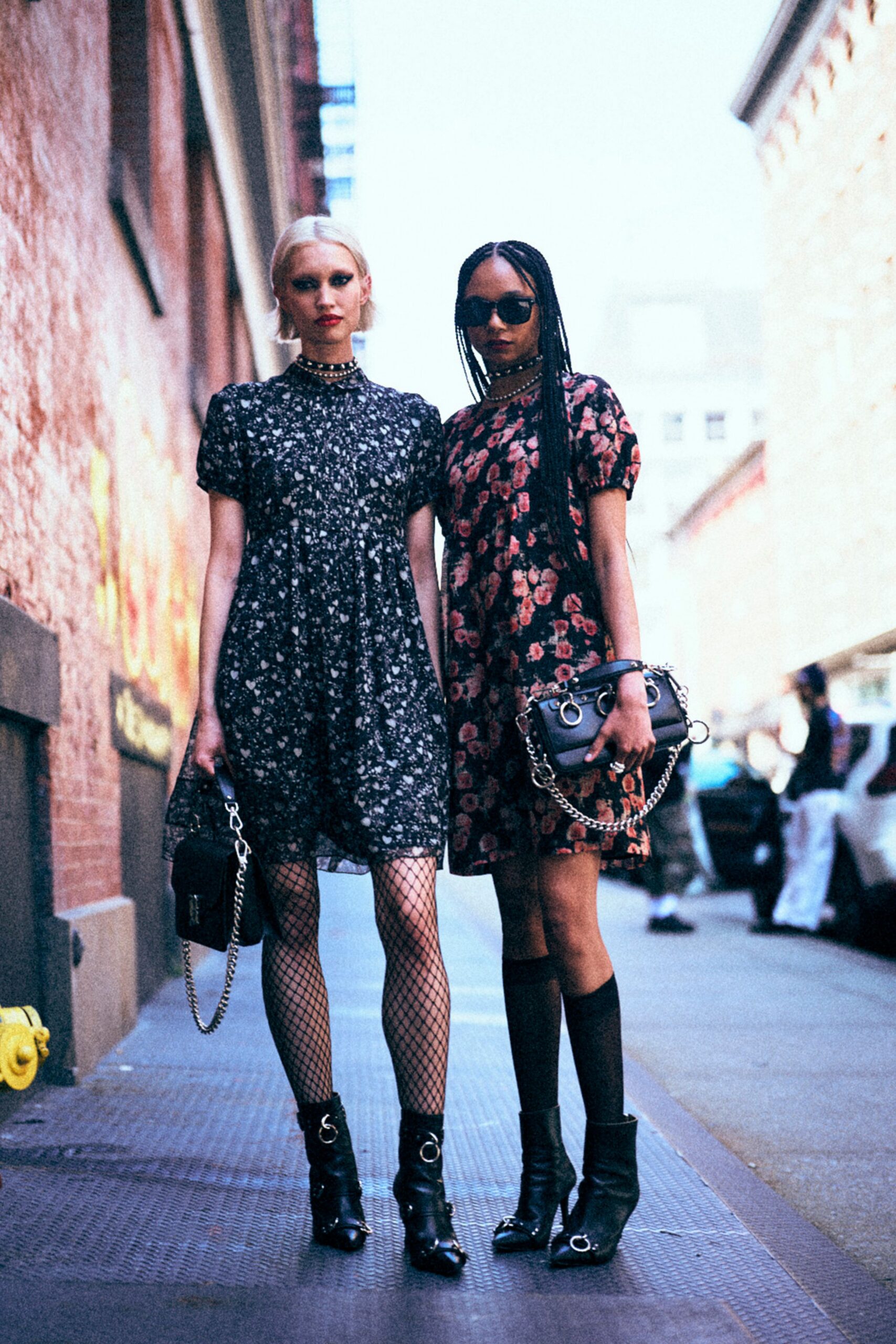 black cotton short-sleeve collared fitted floral mini mini-dress