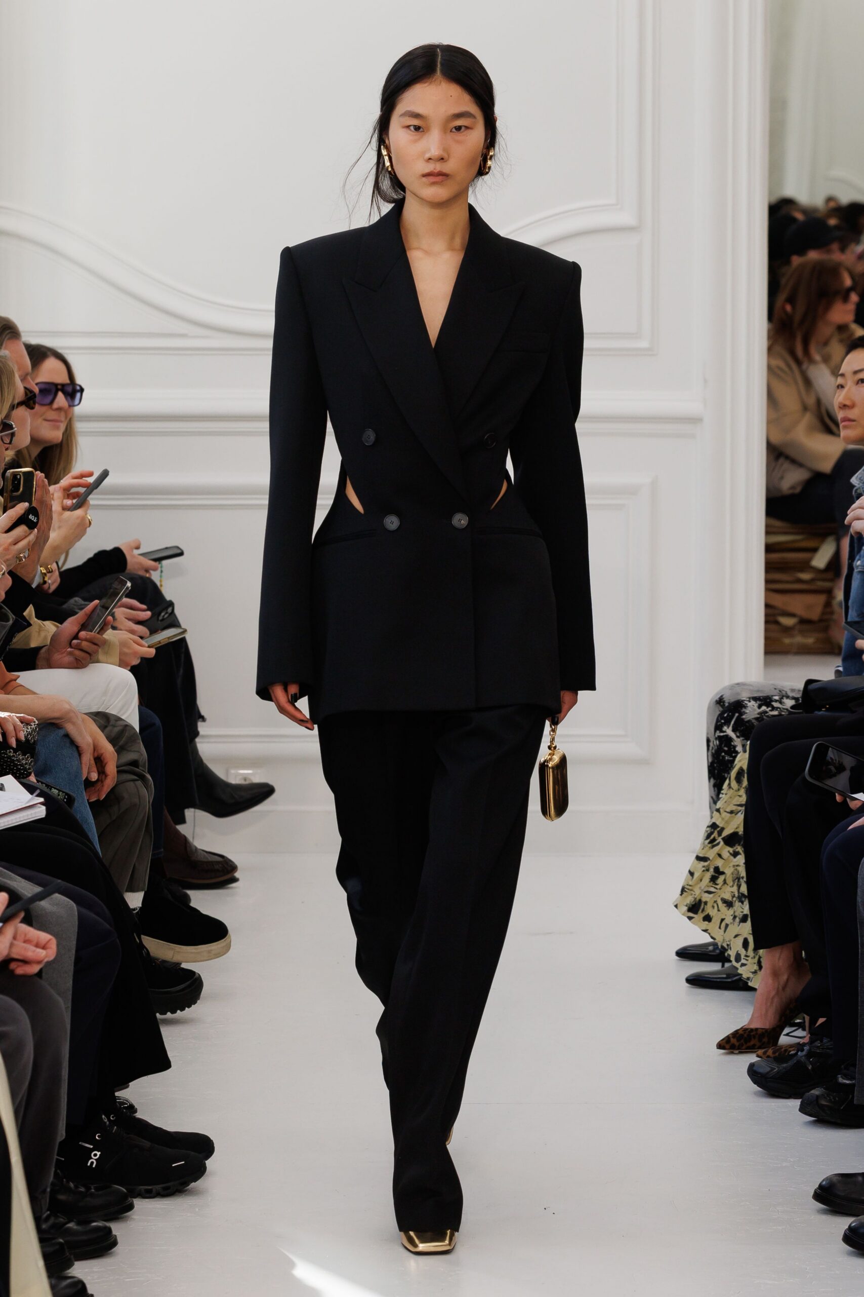black wool long-sleeve collared tailored buttoned suit