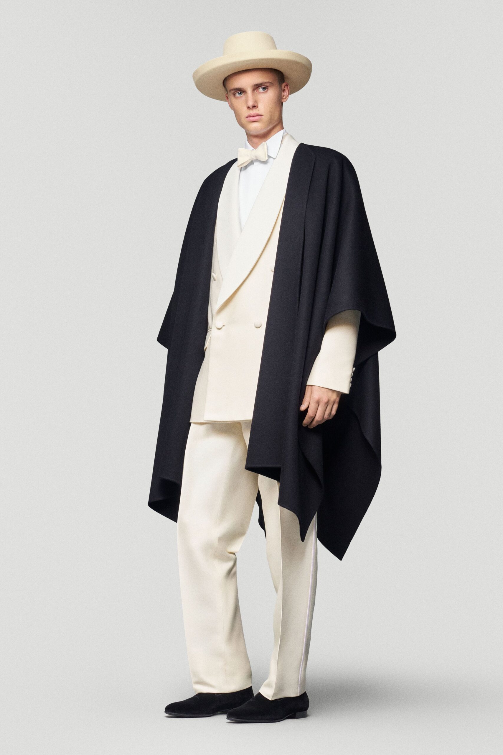 white wool long-sleeve collared tailored suit