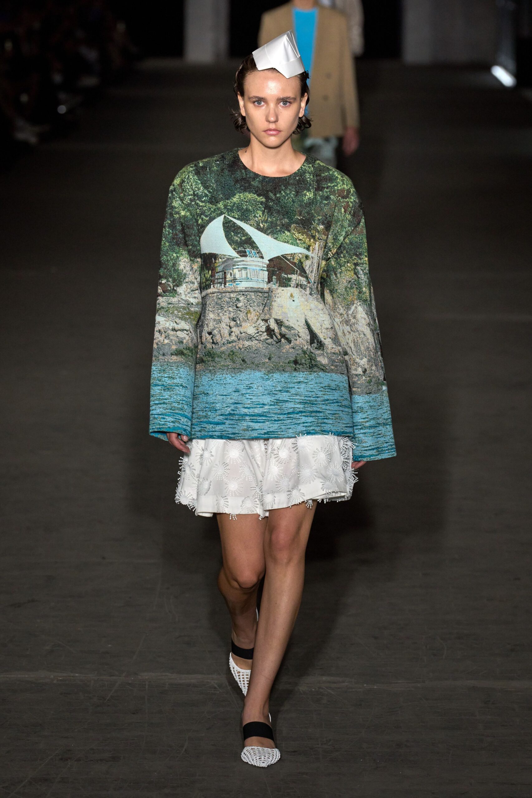 printed relaxed top with mini skirt