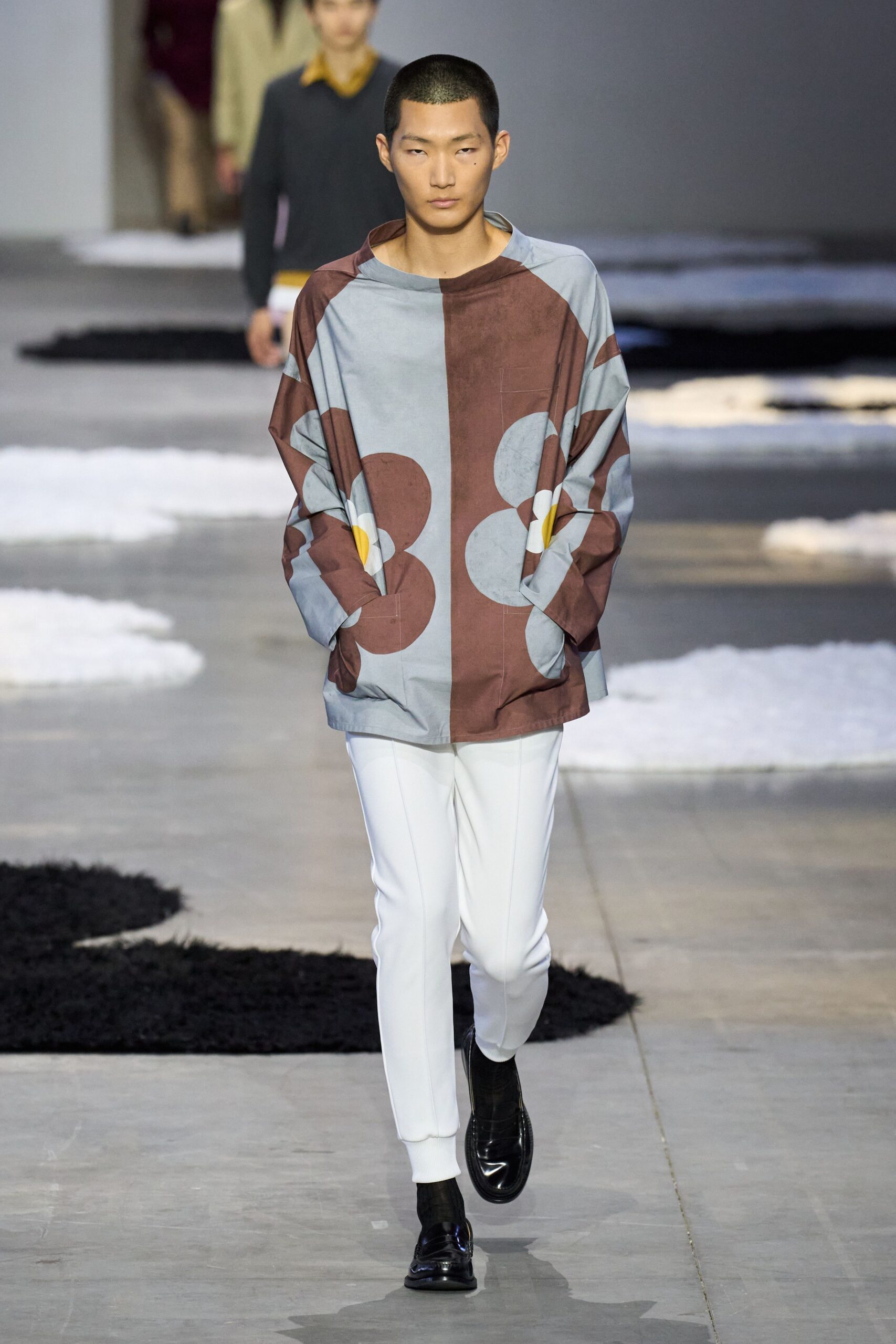 gray long-sleeve collared relaxed printed top