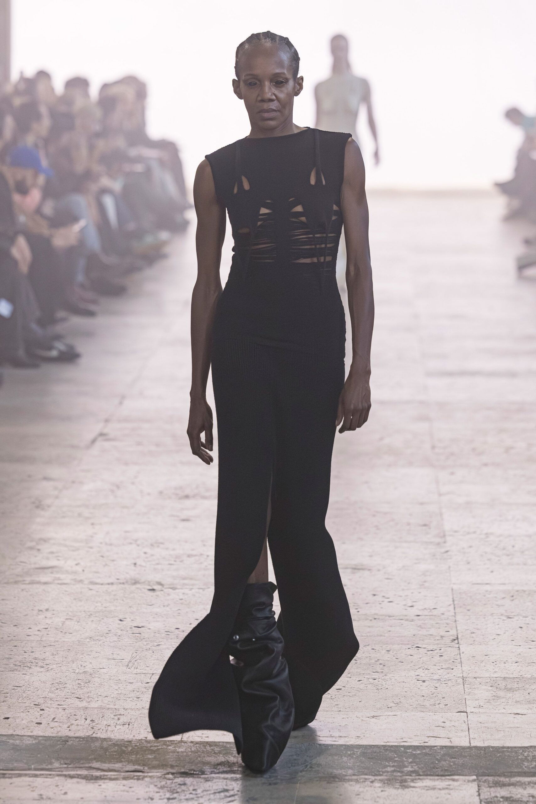 black fitted sleeveless dress