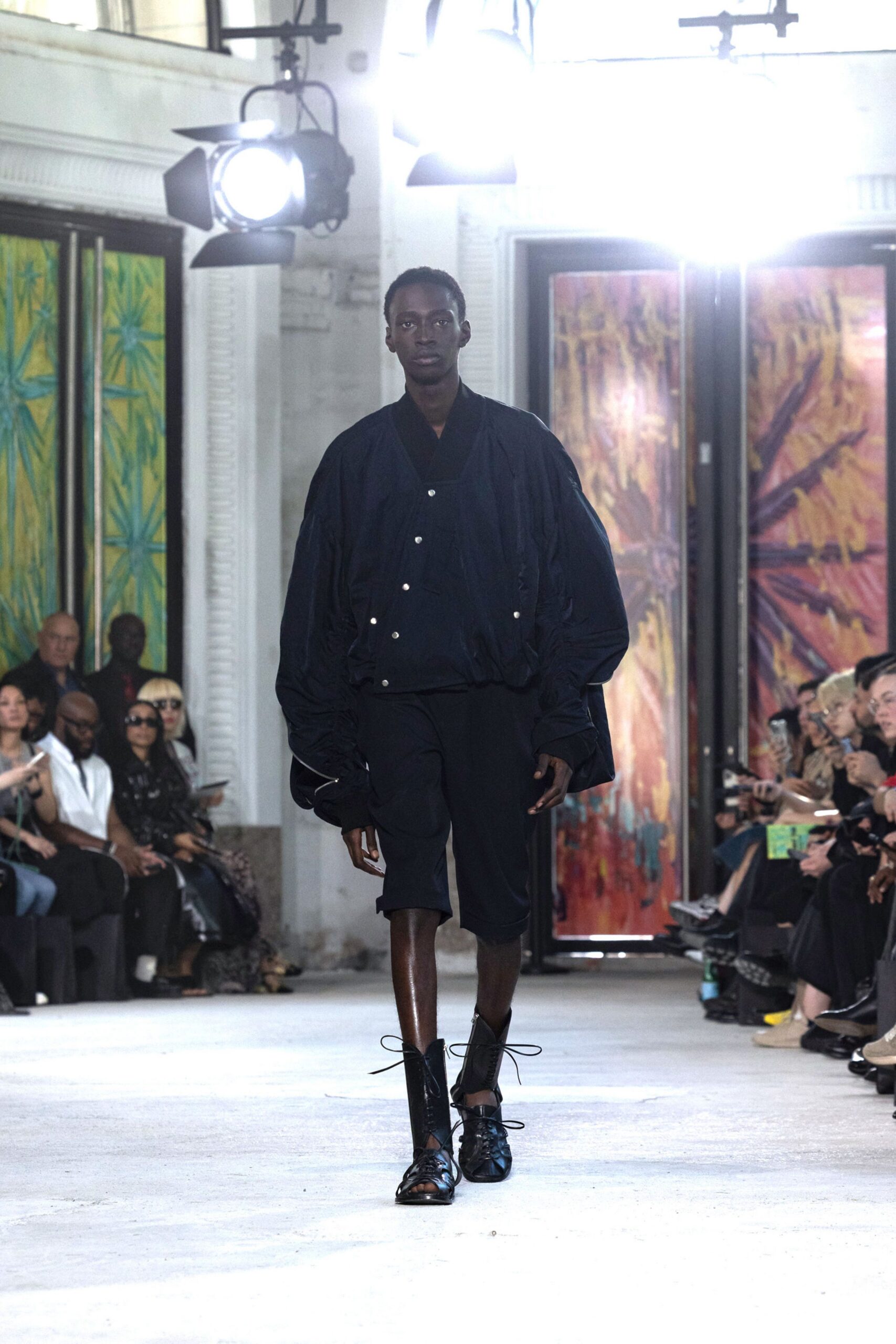 black cotton long-sleeve collared oversized buttoned jacket