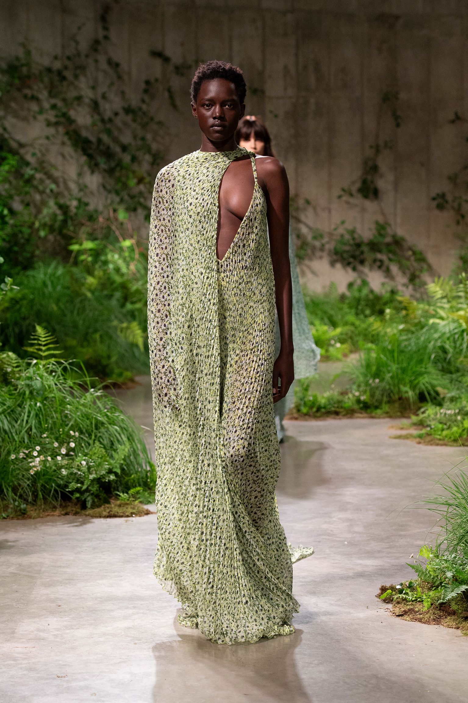 green lace sleeveless gown