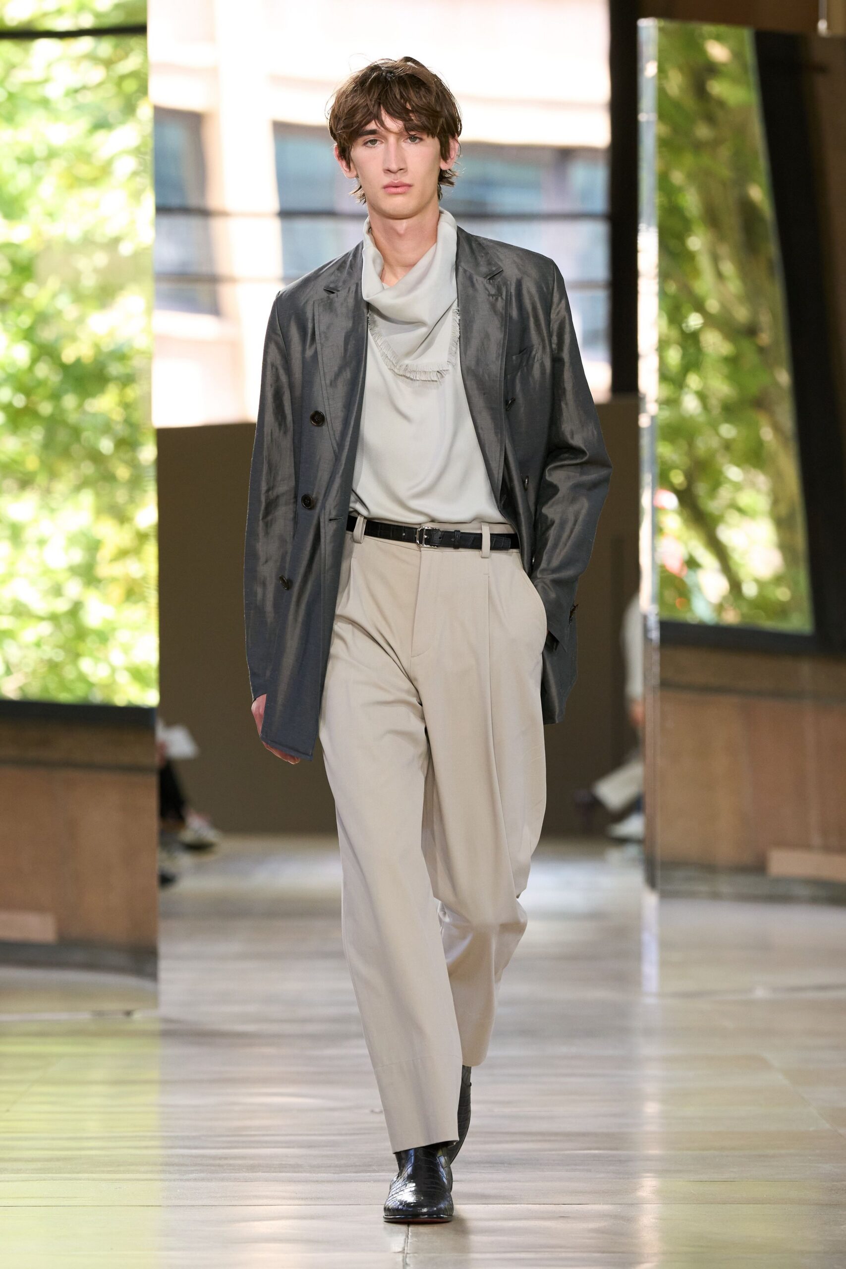 gray silk long-sleeve collared tailored buttoned blazer