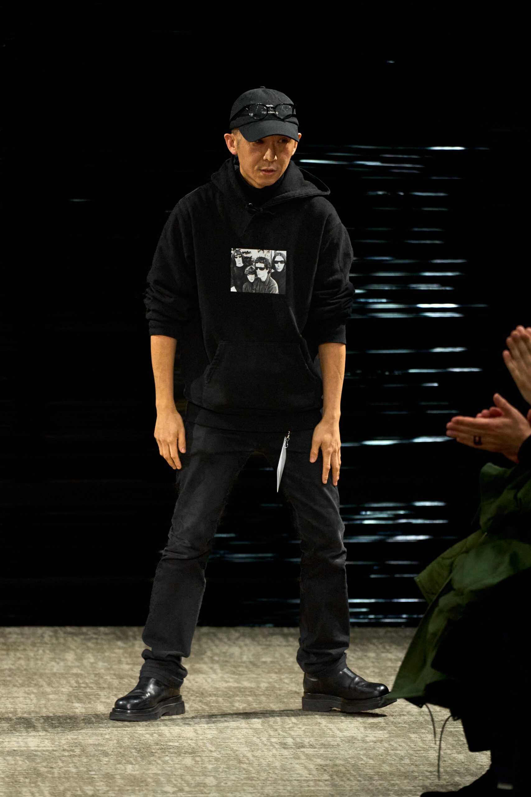 black hoodie and pants outfit