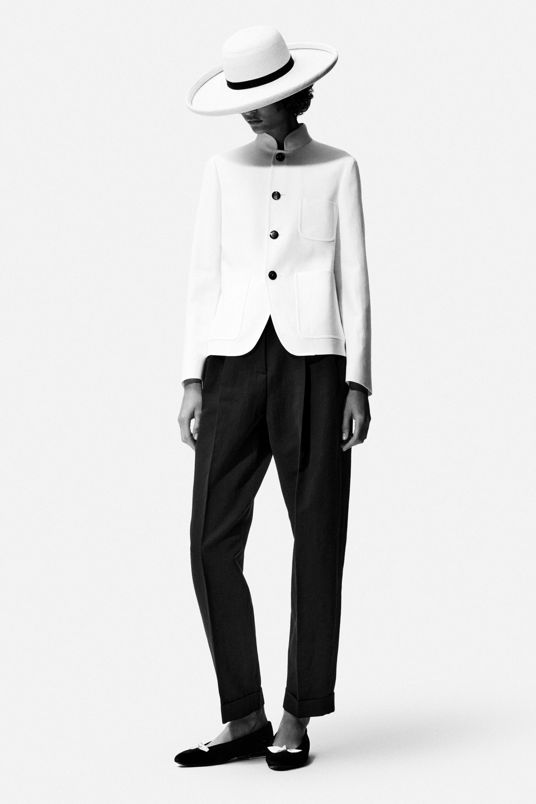white cotton long-sleeve collared structured buttoned jacket