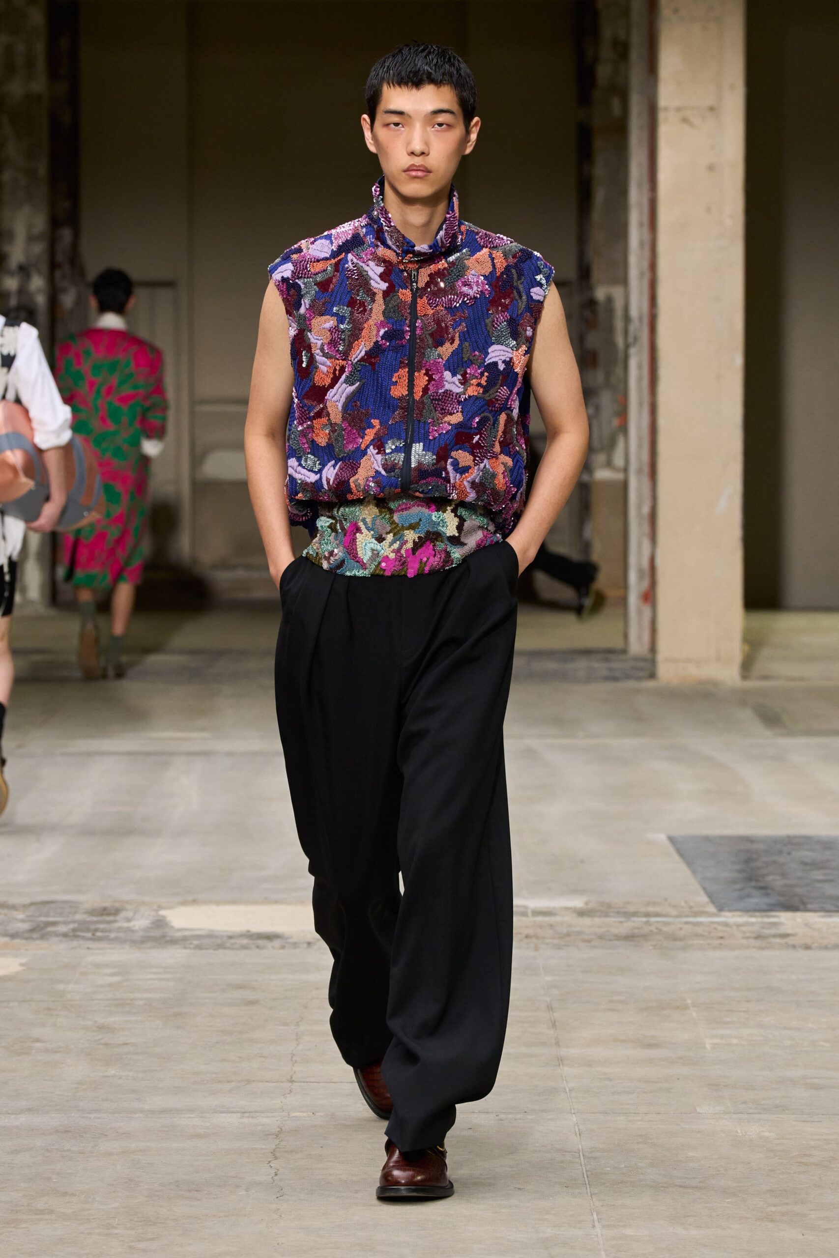 multi silk sleeveless collared relaxed embroidered vest