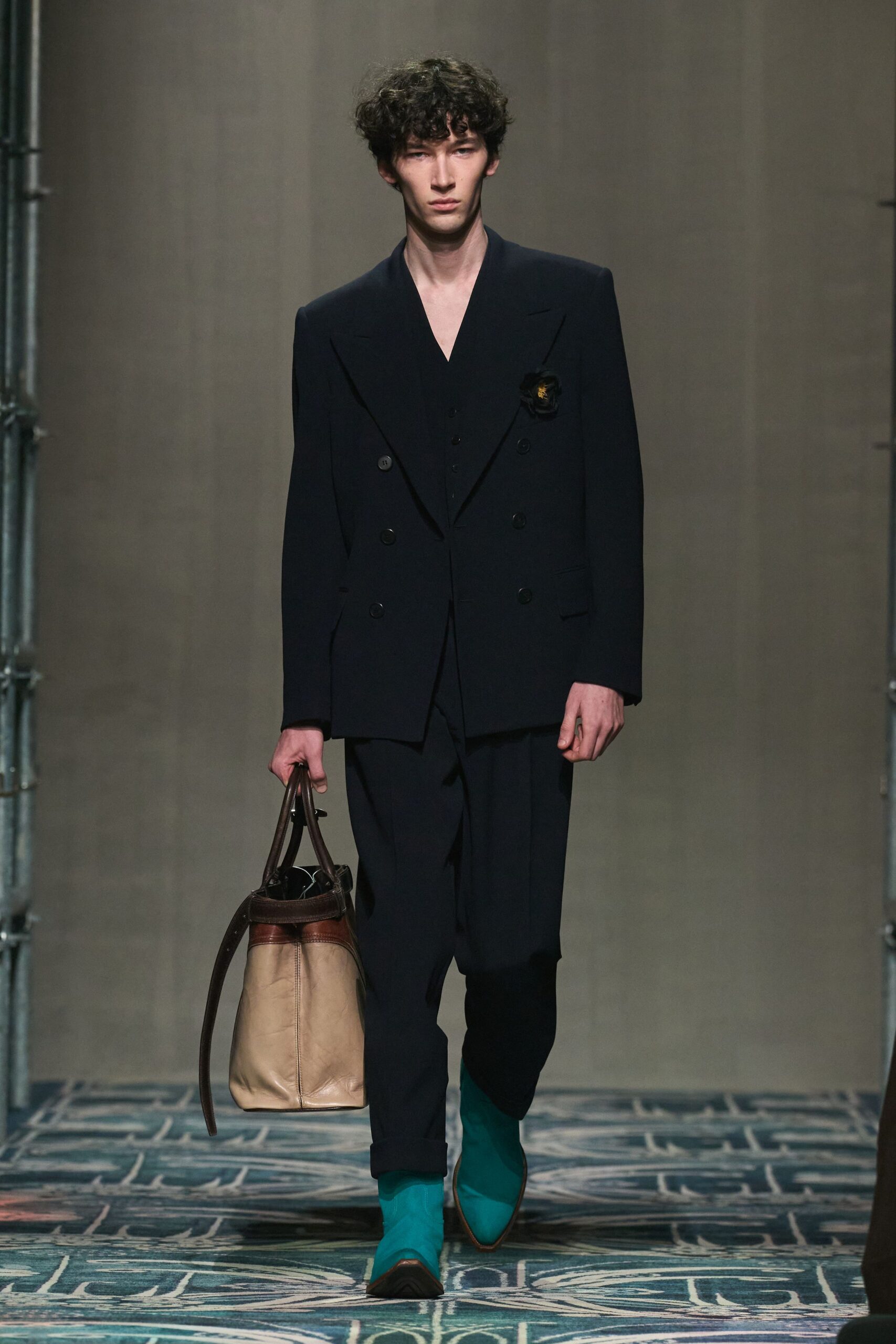 black wool long-sleeve collared tailored suit