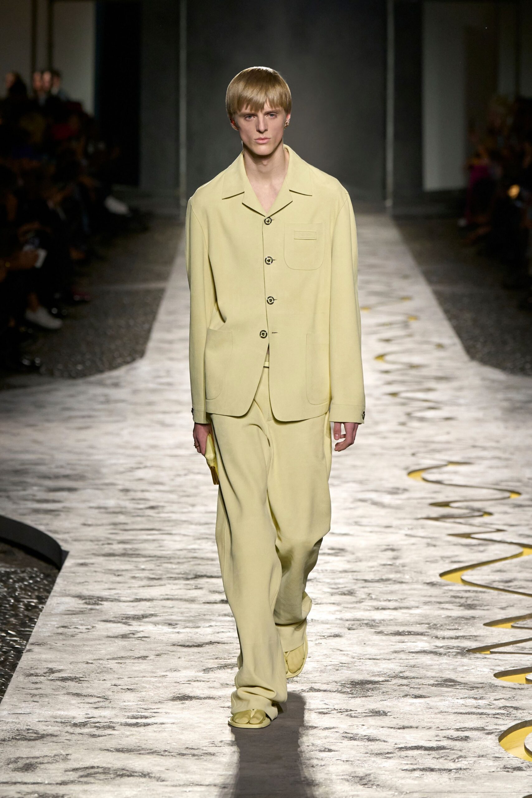 yellow cotton long-sleeve collared relaxed buttoned suit