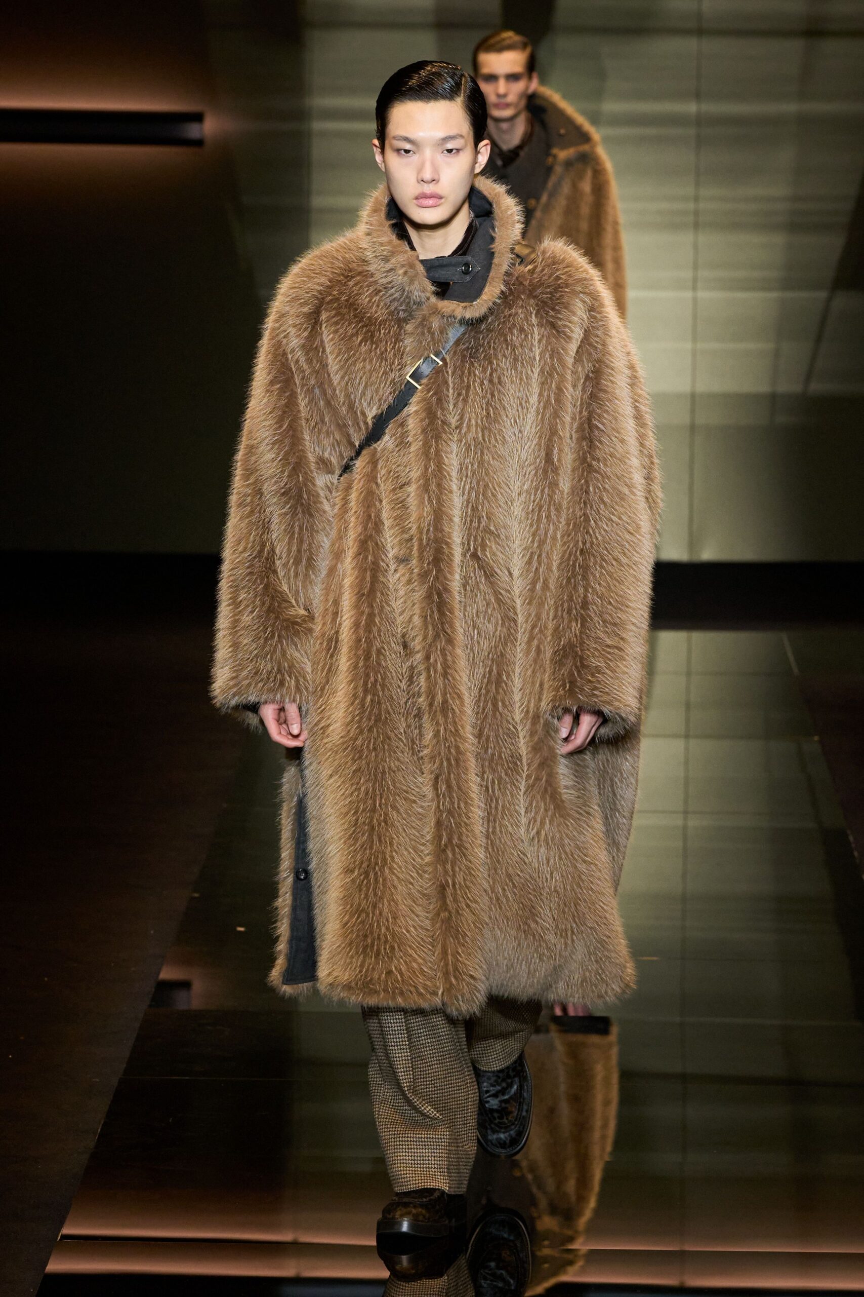 brown fur long-sleeve collared relaxed draped coat