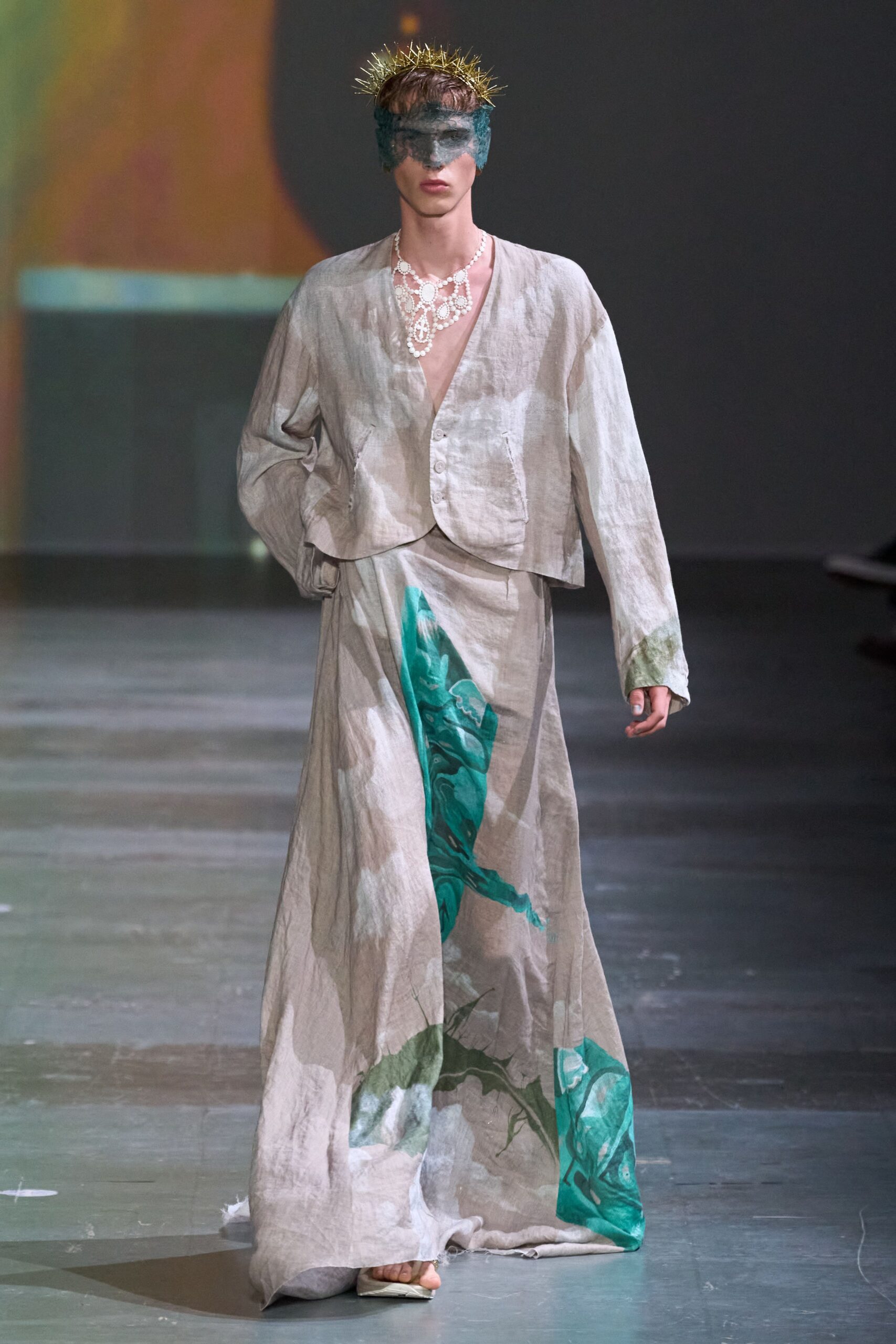 beige linen long-sleeve v-neck relaxed layered jacket