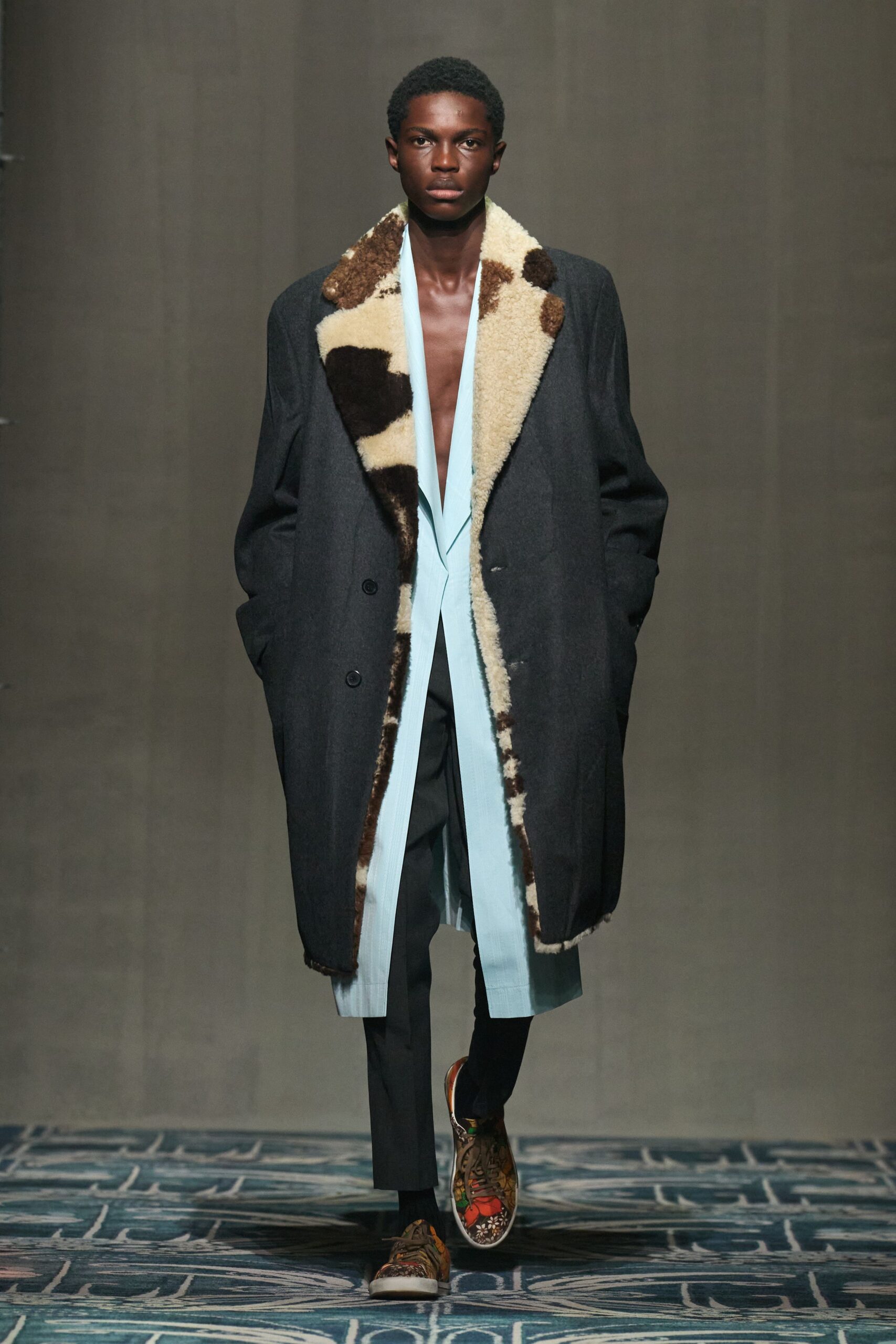 black wool long-sleeve collared relaxed buttoned layered coat