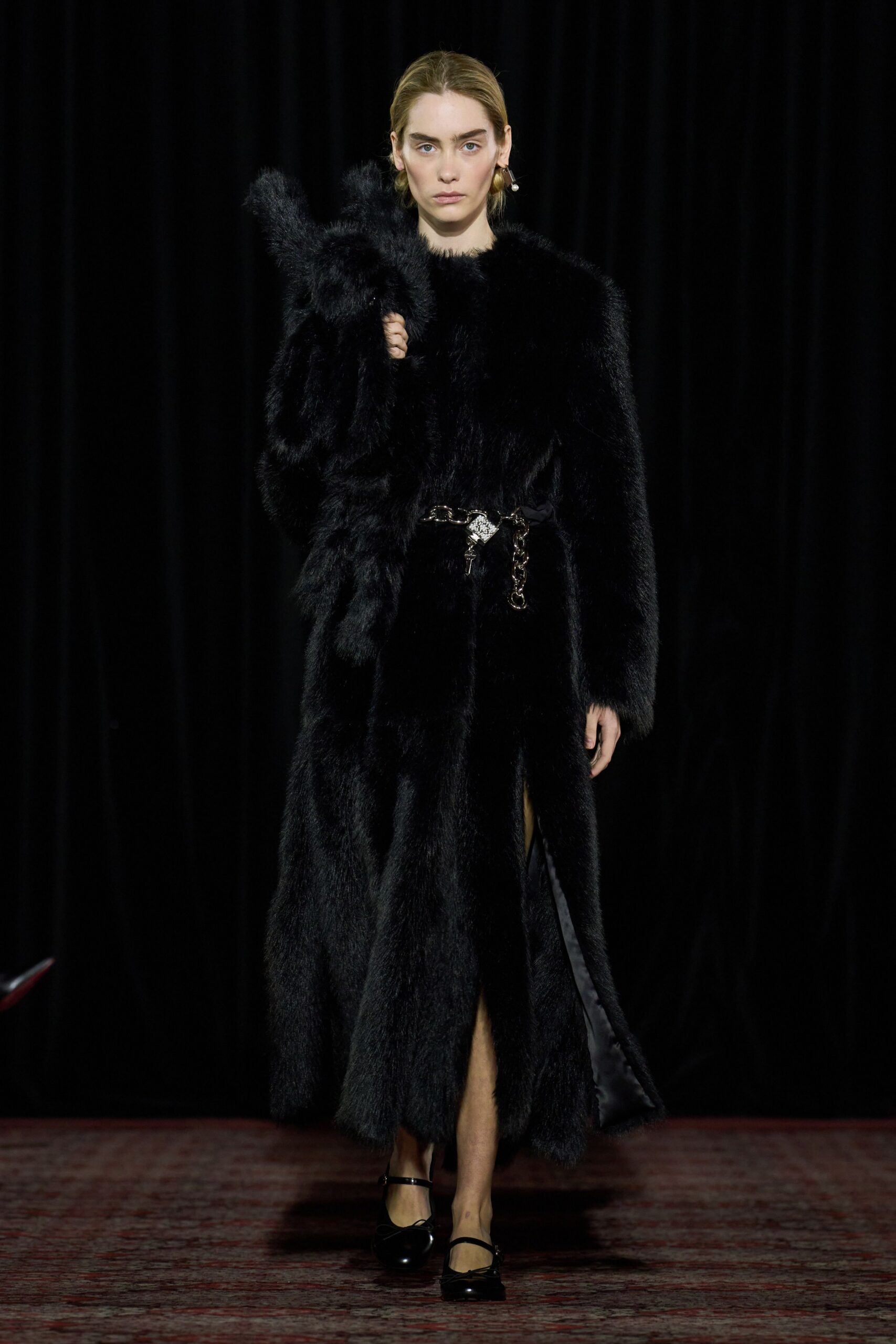 black fur long-sleeve collared fitted maxi coat