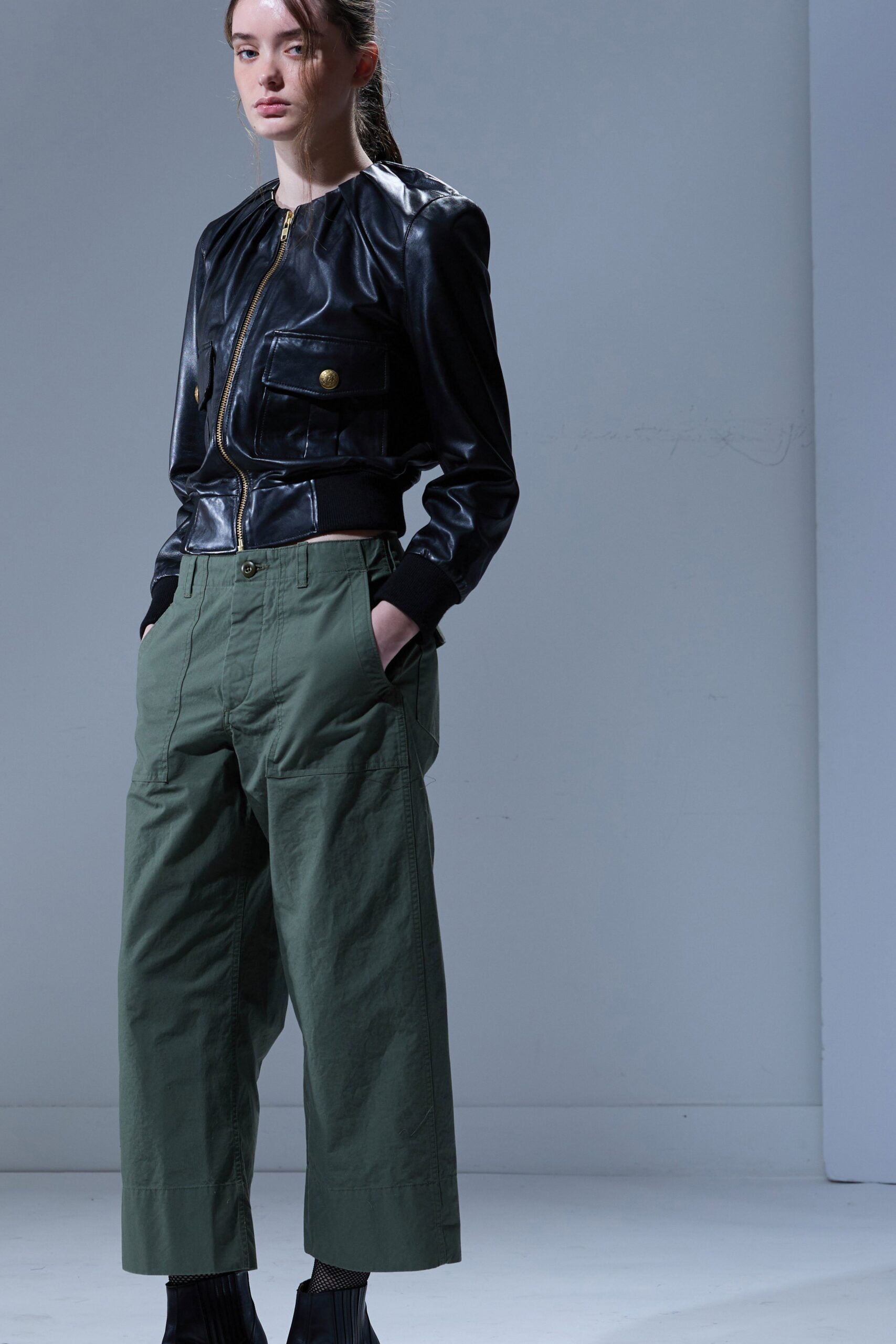green cotton relaxed cargo pants