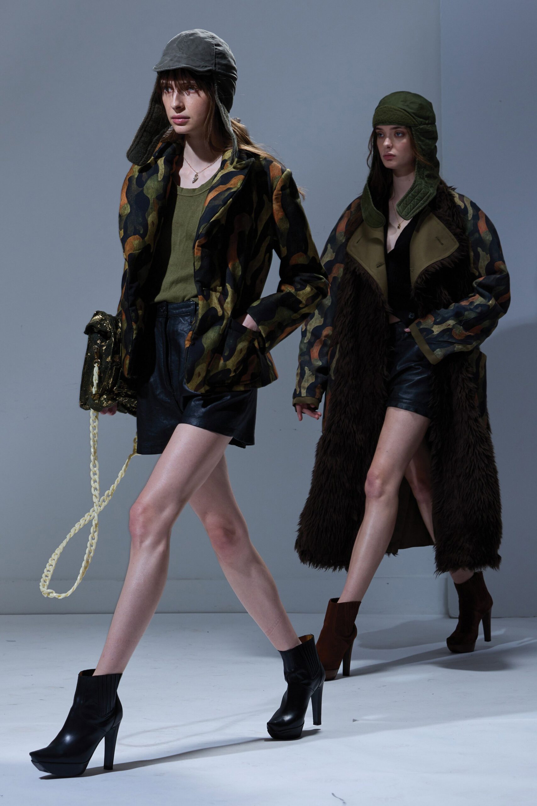 green faux-fur long-sleeve relaxed camouflage jacket