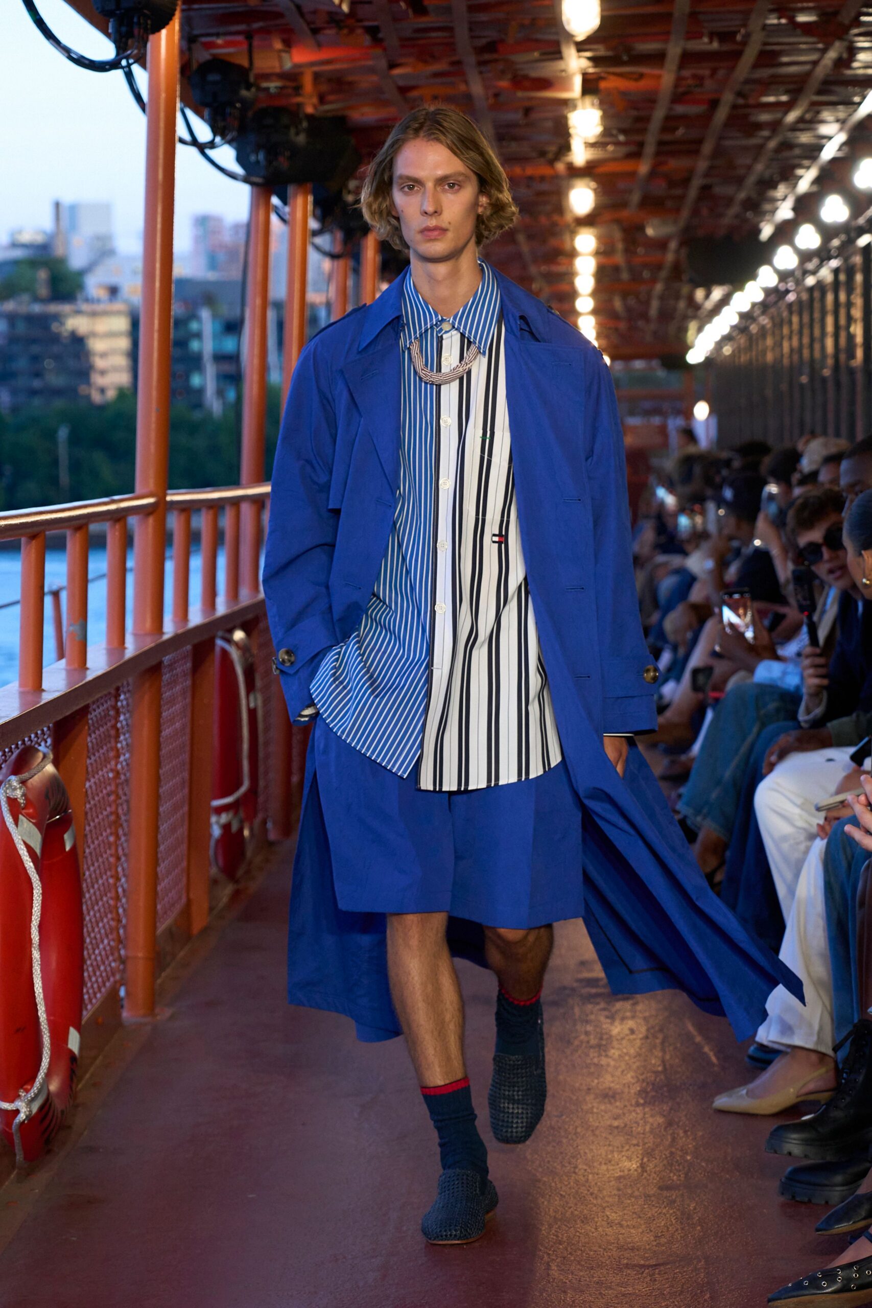 blue long-sleeve relaxed buttoned coat