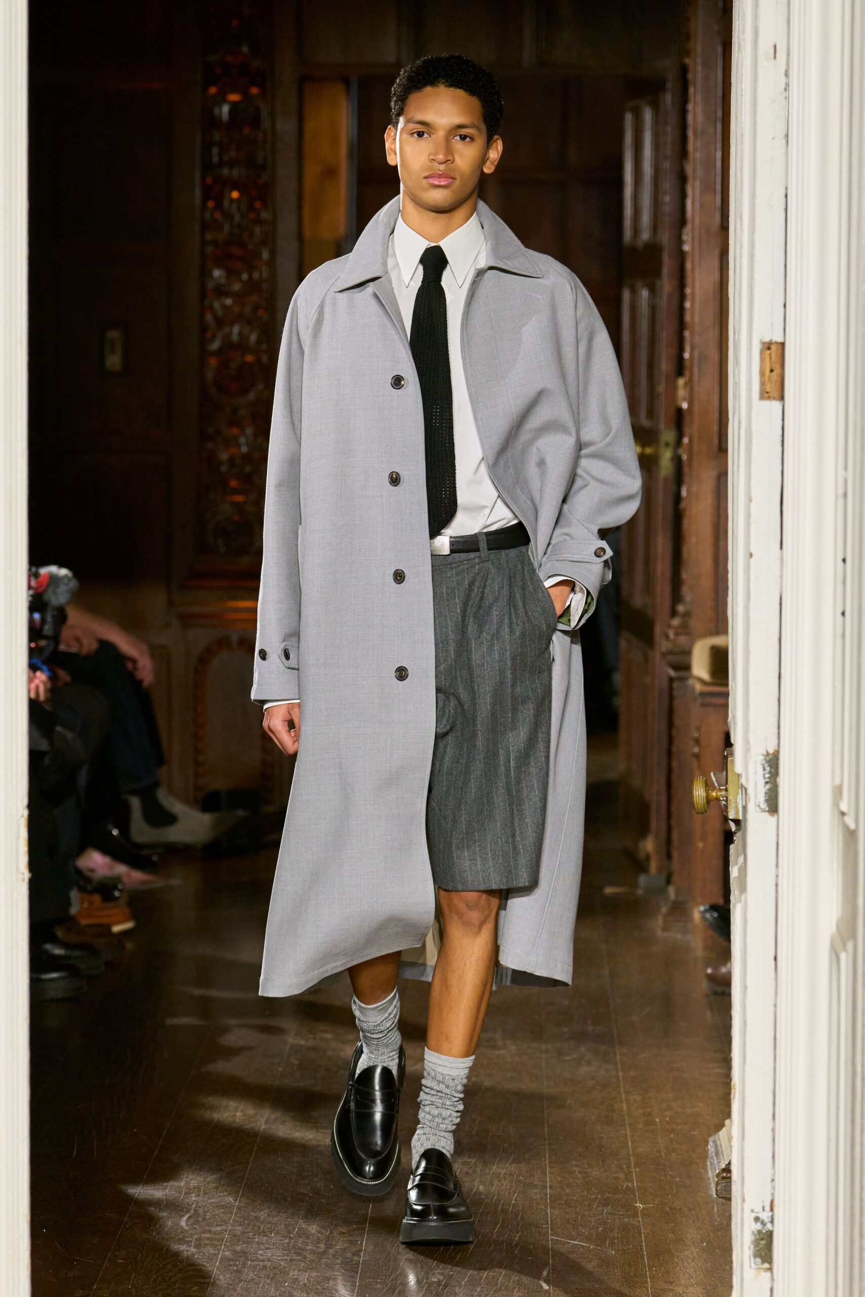 gray cotton long-sleeve collared relaxed buttoned midi coat