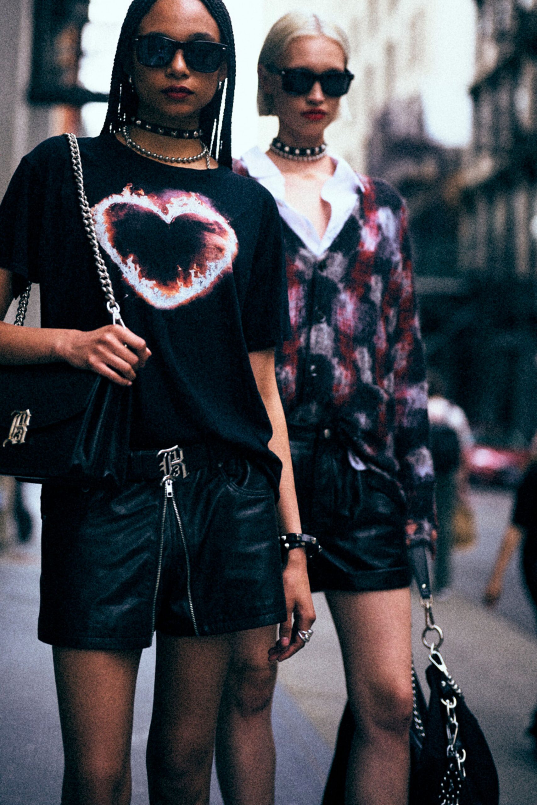 black leather fitted zippered short shorts
