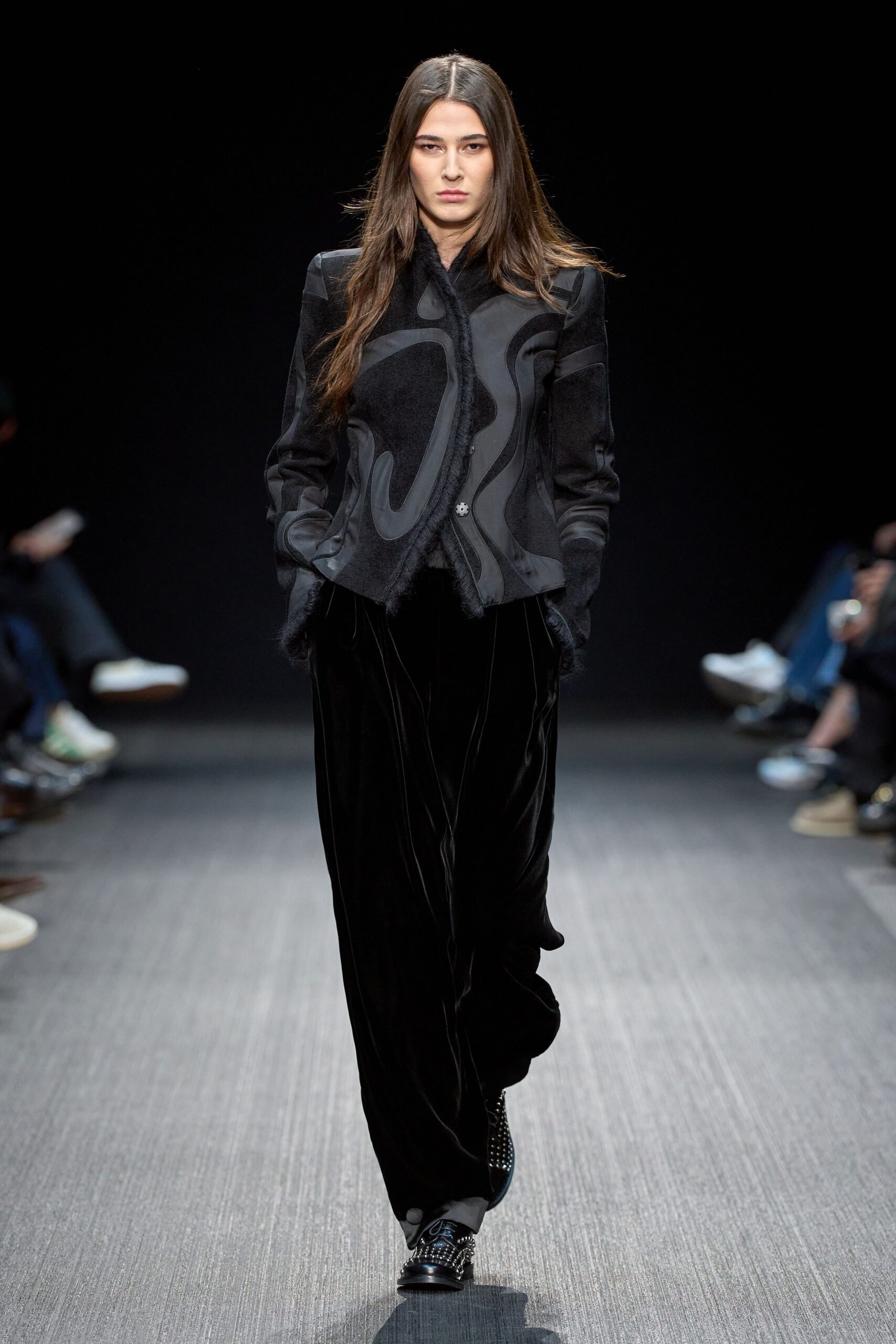 black velvet long-sleeve collared fitted printed jacket