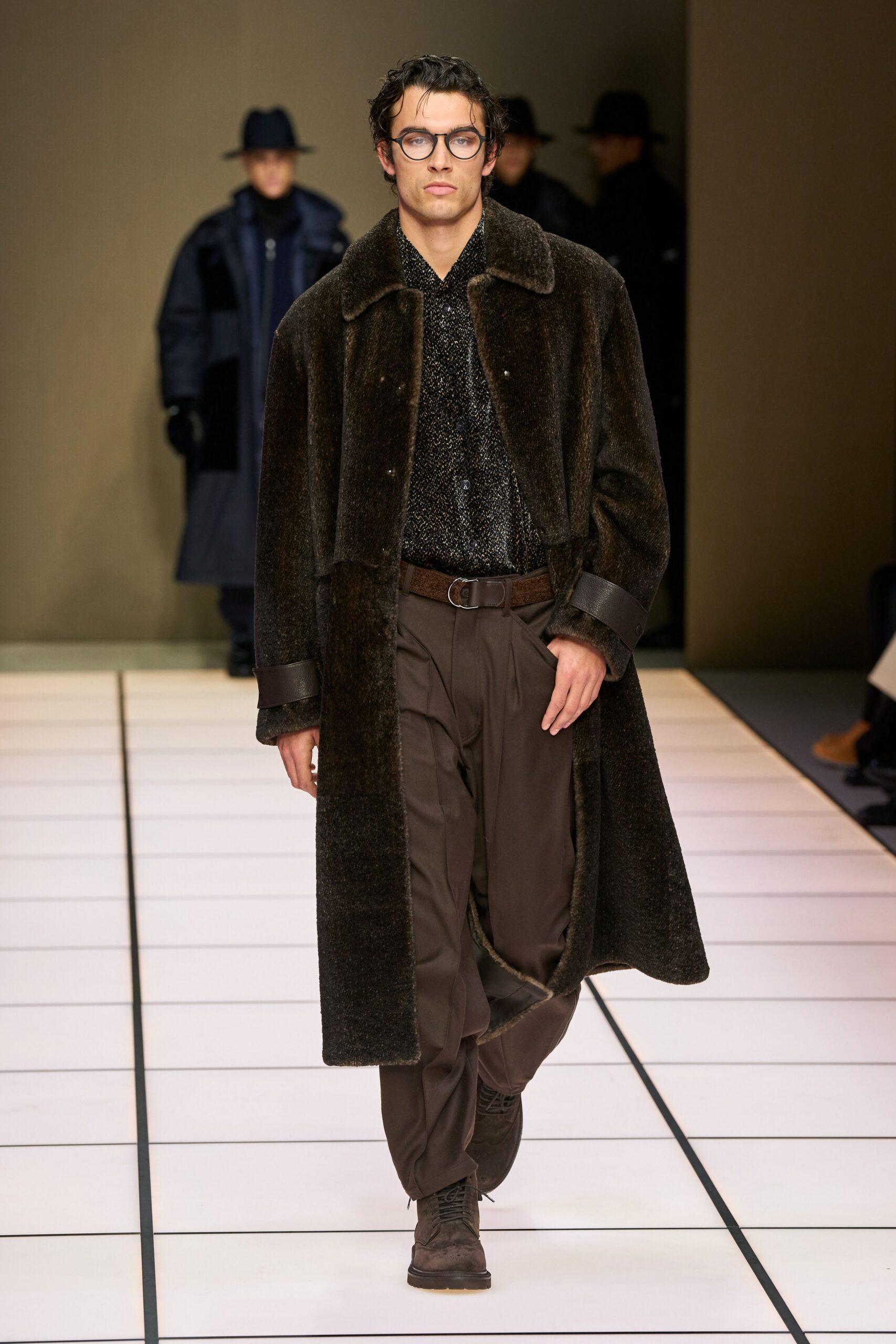 brown fur long-sleeve collared relaxed coat