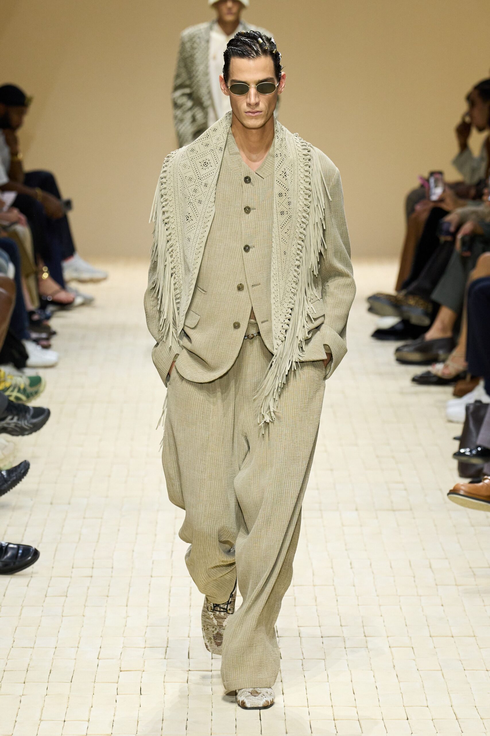beige relaxed suit with sunglasses