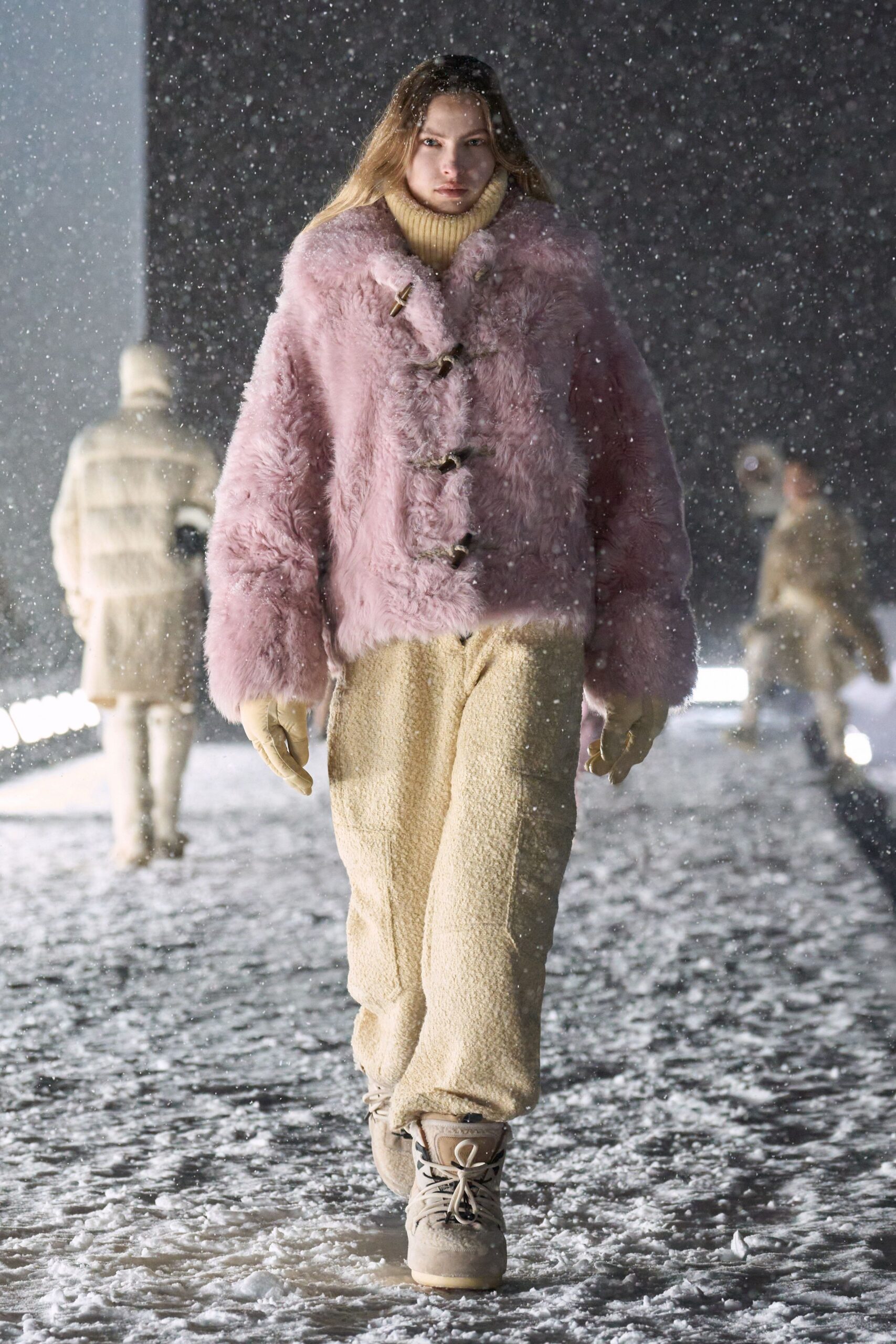 pink faux-fur long-sleeve collared relaxed jacket