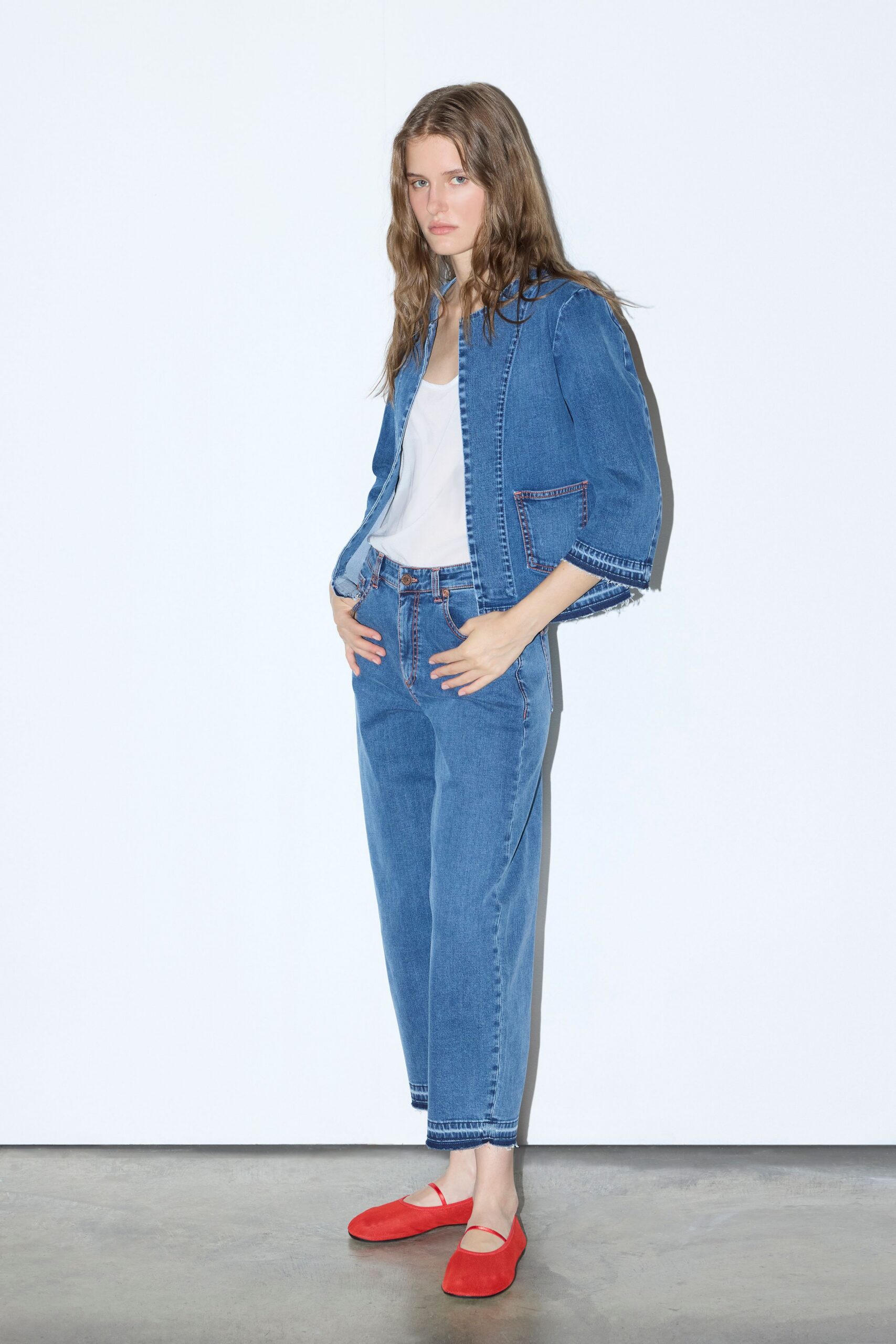 blue denim short-sleeve collared relaxed buttoned jacket